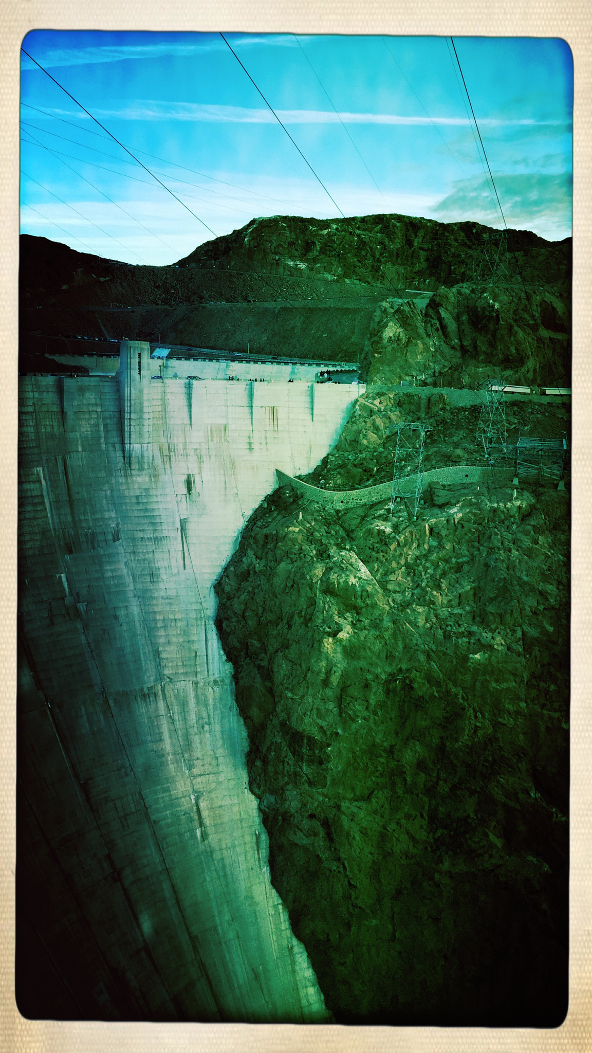 Hipstamatic 305 sample photo. The border photography