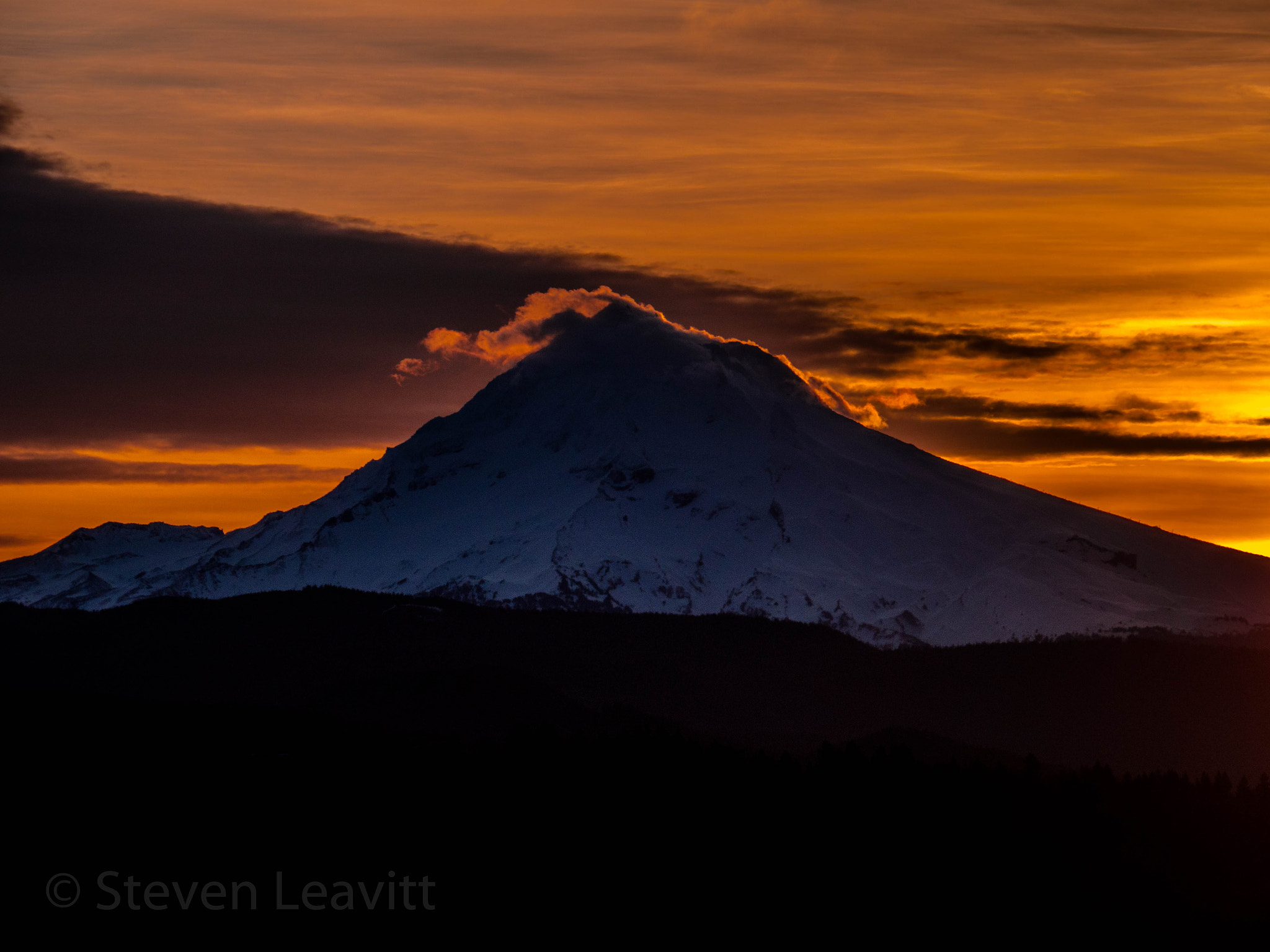 Panasonic Lumix DMC-GX8 sample photo. A golden mt hood. photography