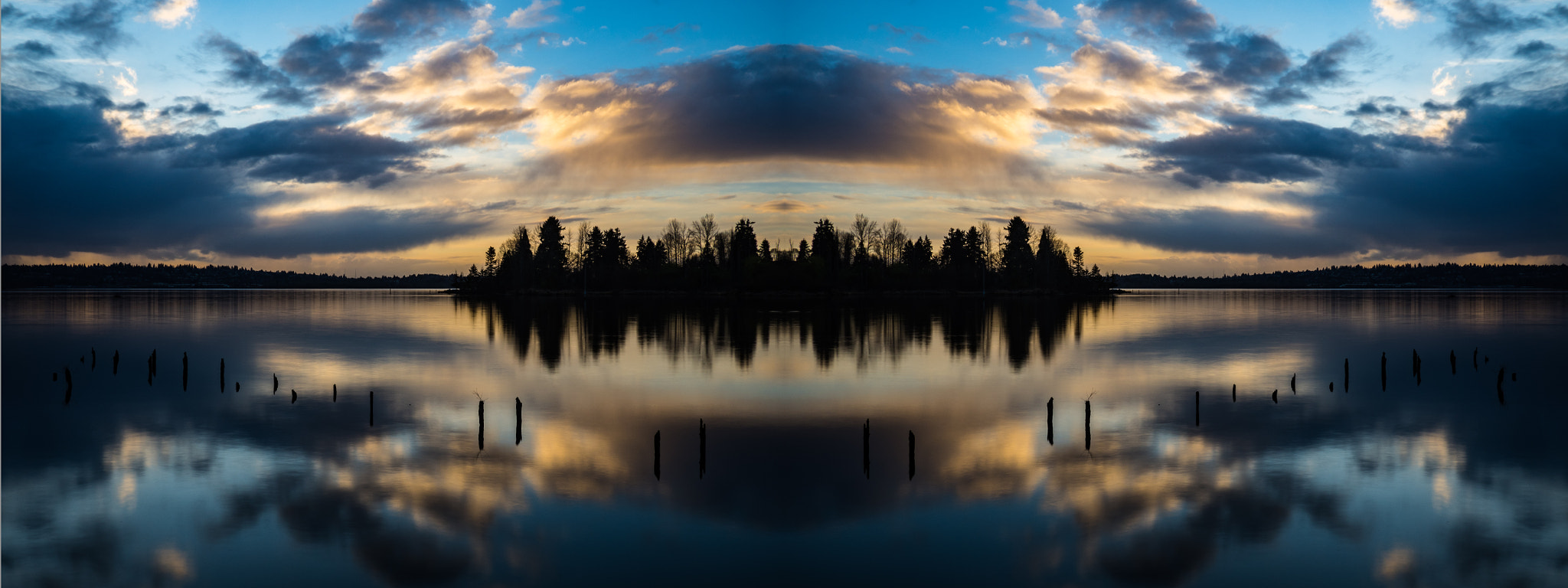 Olympus OM-D E-M5 II + Panasonic Lumix G 20mm F1.7 ASPH sample photo. Mirrored juanita bay sunset photography