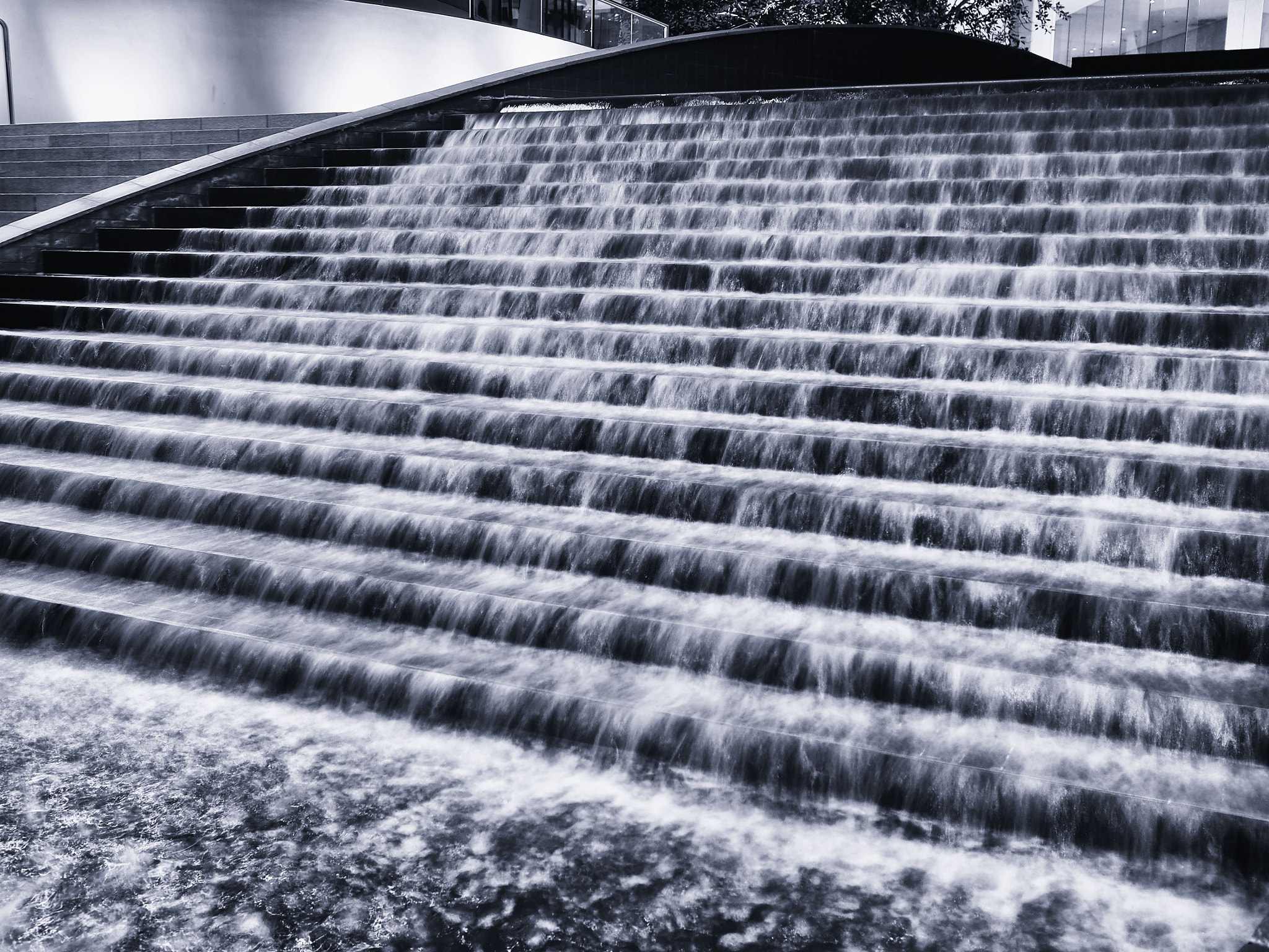 Olympus OM-D E-M5 II + Olympus M.Zuiko Digital 17mm F1.8 sample photo. City steps cascade photography