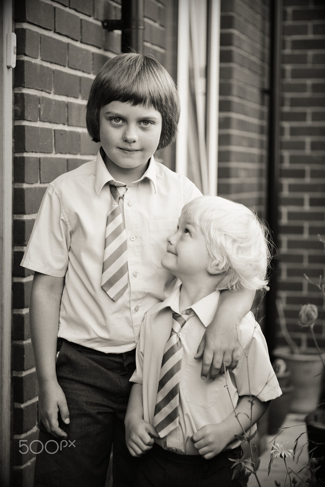 Voigtlander APO-Lanthar 90mm F3.5 SLII Close Focus sample photo. Little brother's first day at school photography