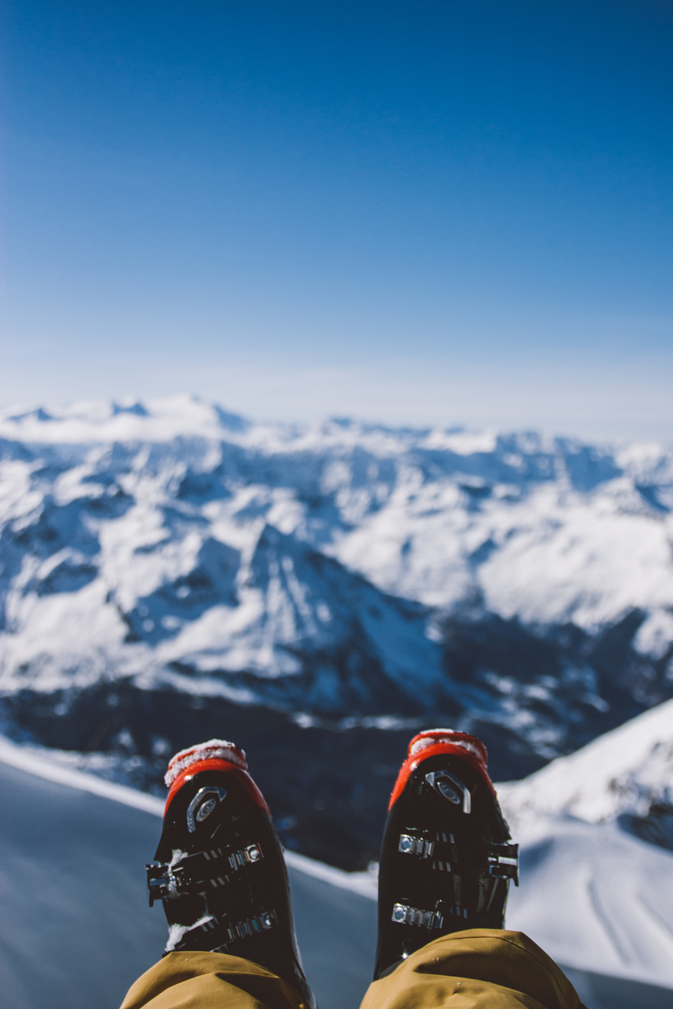 Canon EOS 40D + Sigma 18-50mm f/2.8 Macro sample photo. High altitude feet photography