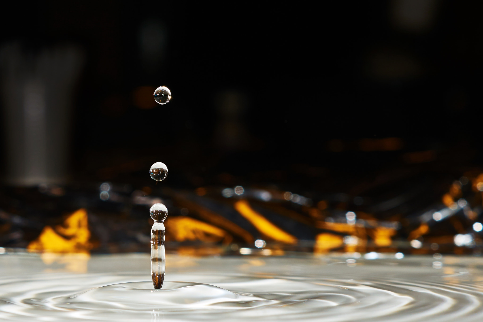 Sony ILCA-77M2 + Sony DT 50mm F1.8 SAM sample photo. Drops photography
