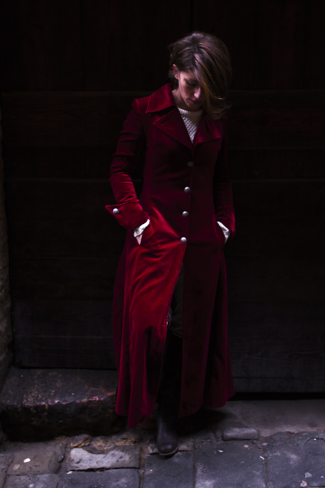 Canon EOS 550D (EOS Rebel T2i / EOS Kiss X4) + Canon EF 28mm F2.8 sample photo. Red dress in siena  photography