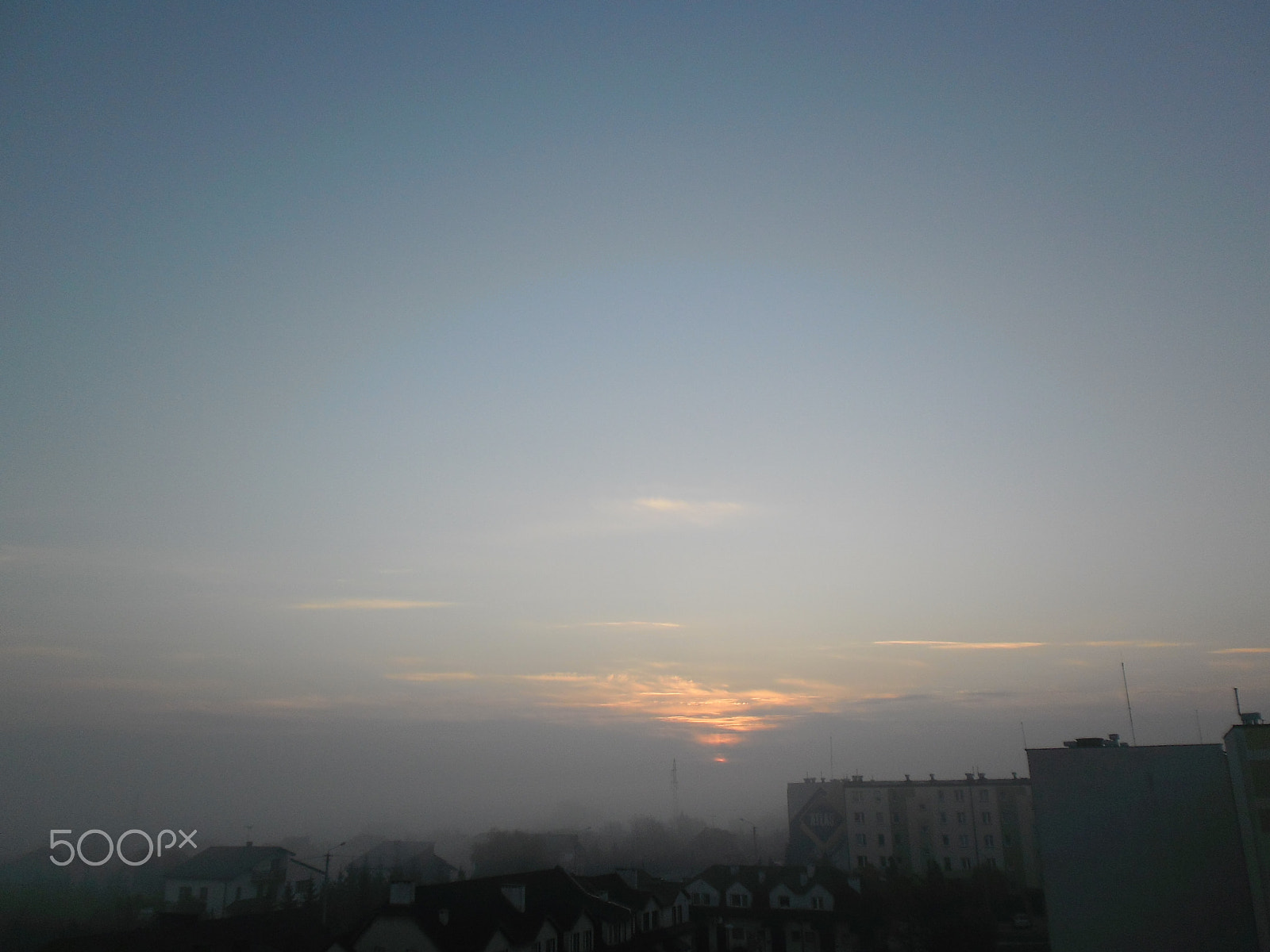 Samsung ES9/ ES8 sample photo. The sun goes in the foggy morning photography