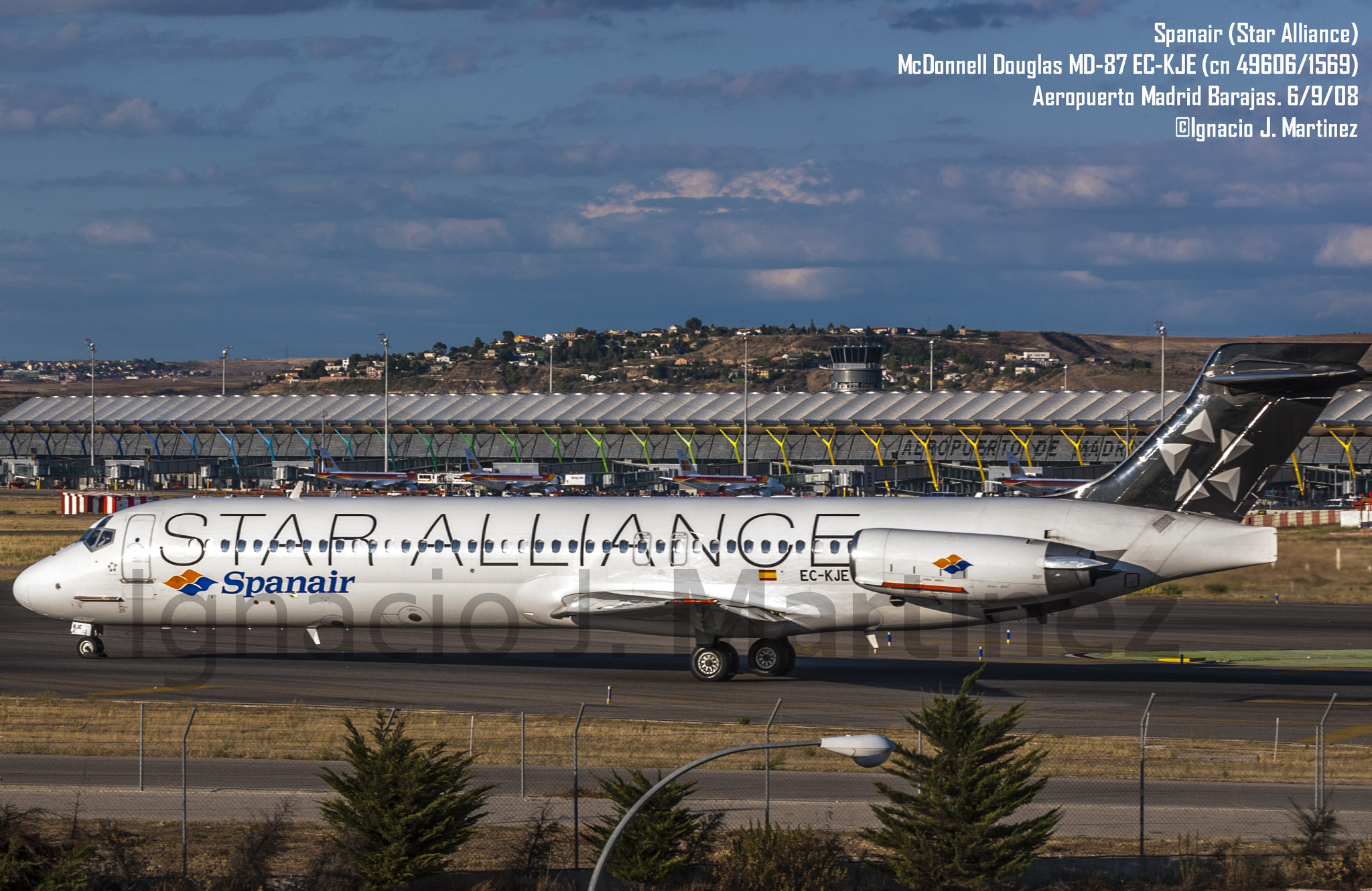 Nikon D200 sample photo. Spanair (extinted) md-87 photography