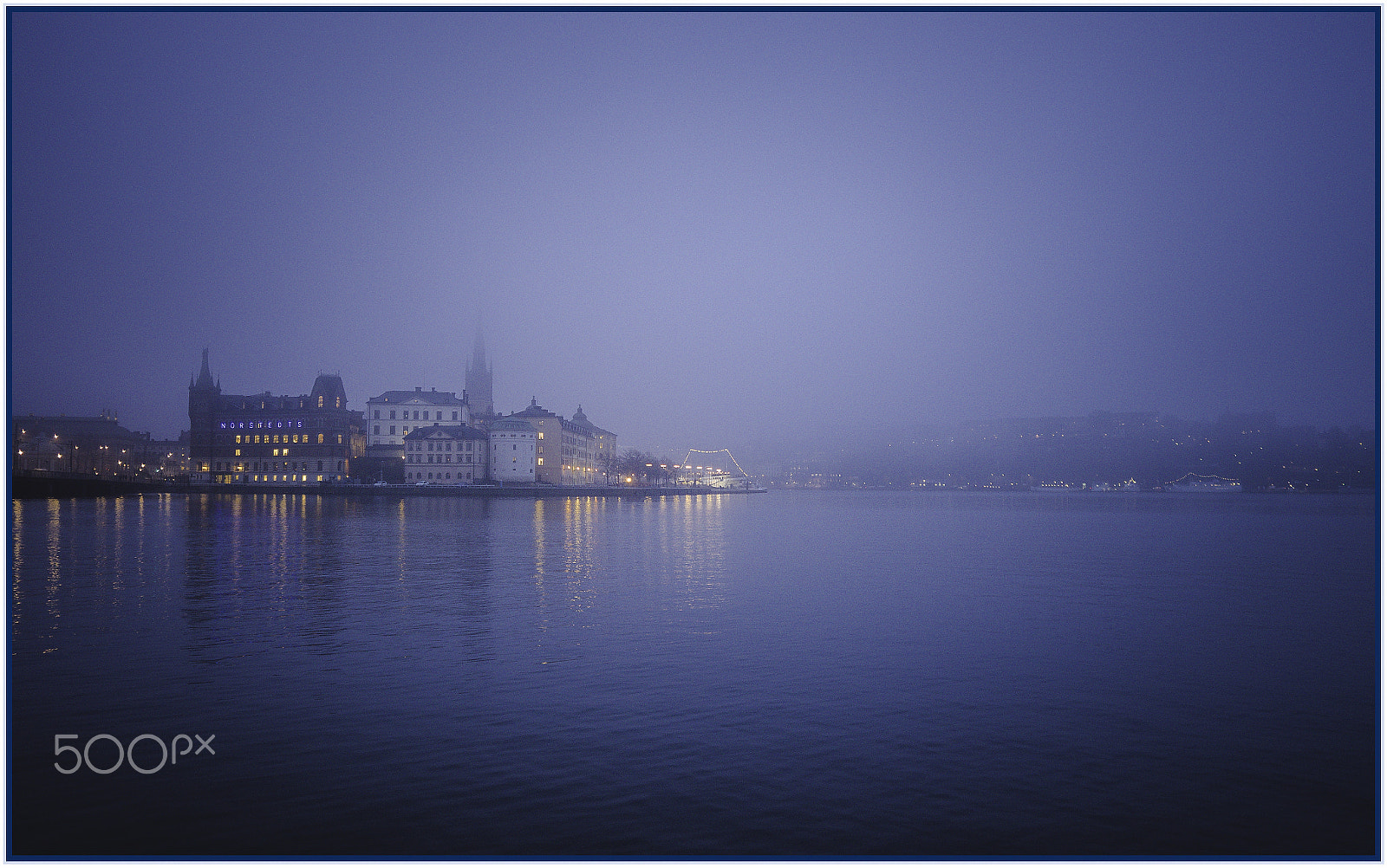 Olympus OM-D E-M5 II + OLYMPUS M.12mm F2.0 sample photo. The blue hour photography