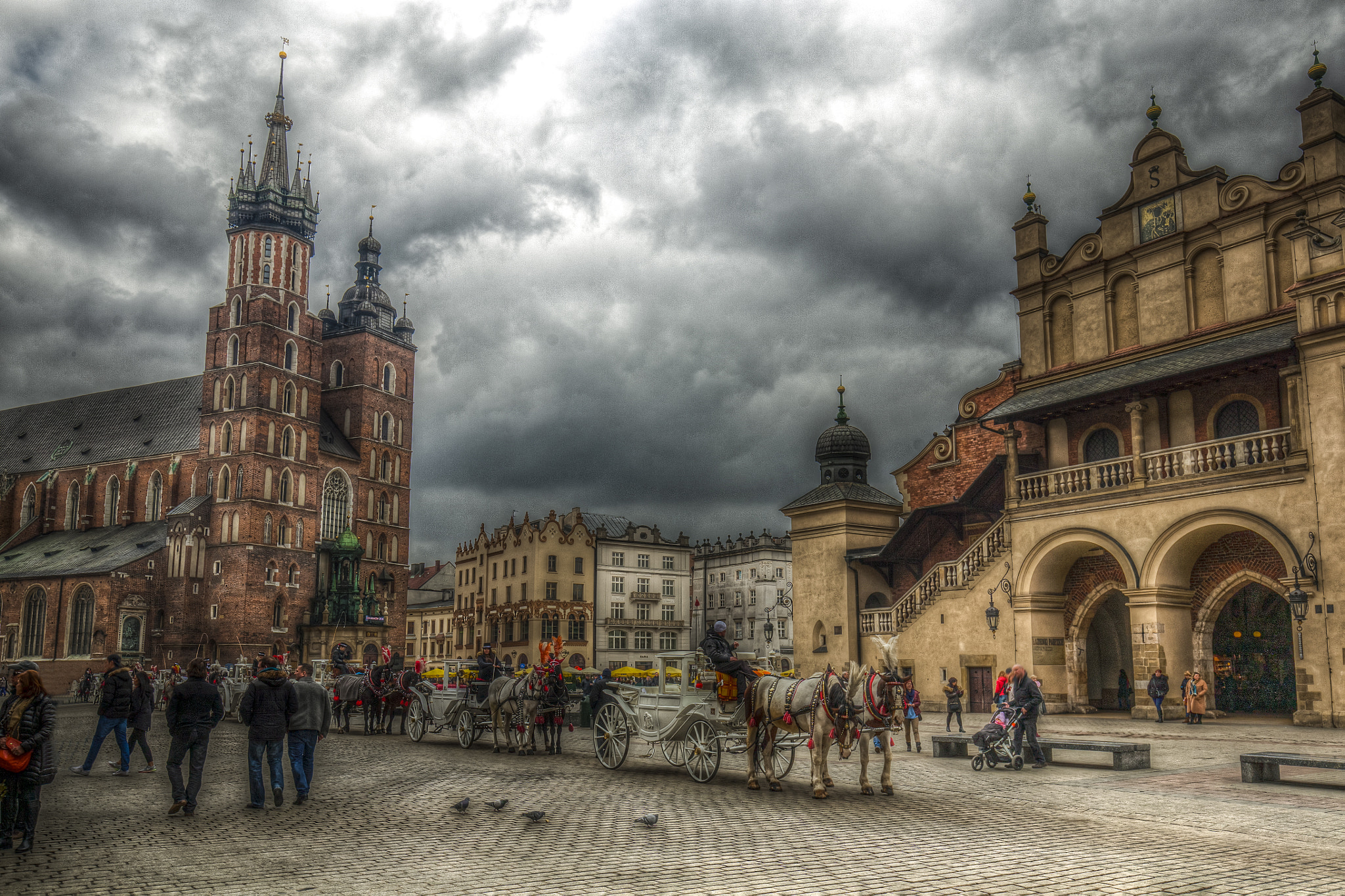 Canon EOS 5D + Canon EF 16-35mm F4L IS USM sample photo. Krakow early afternoon. photography