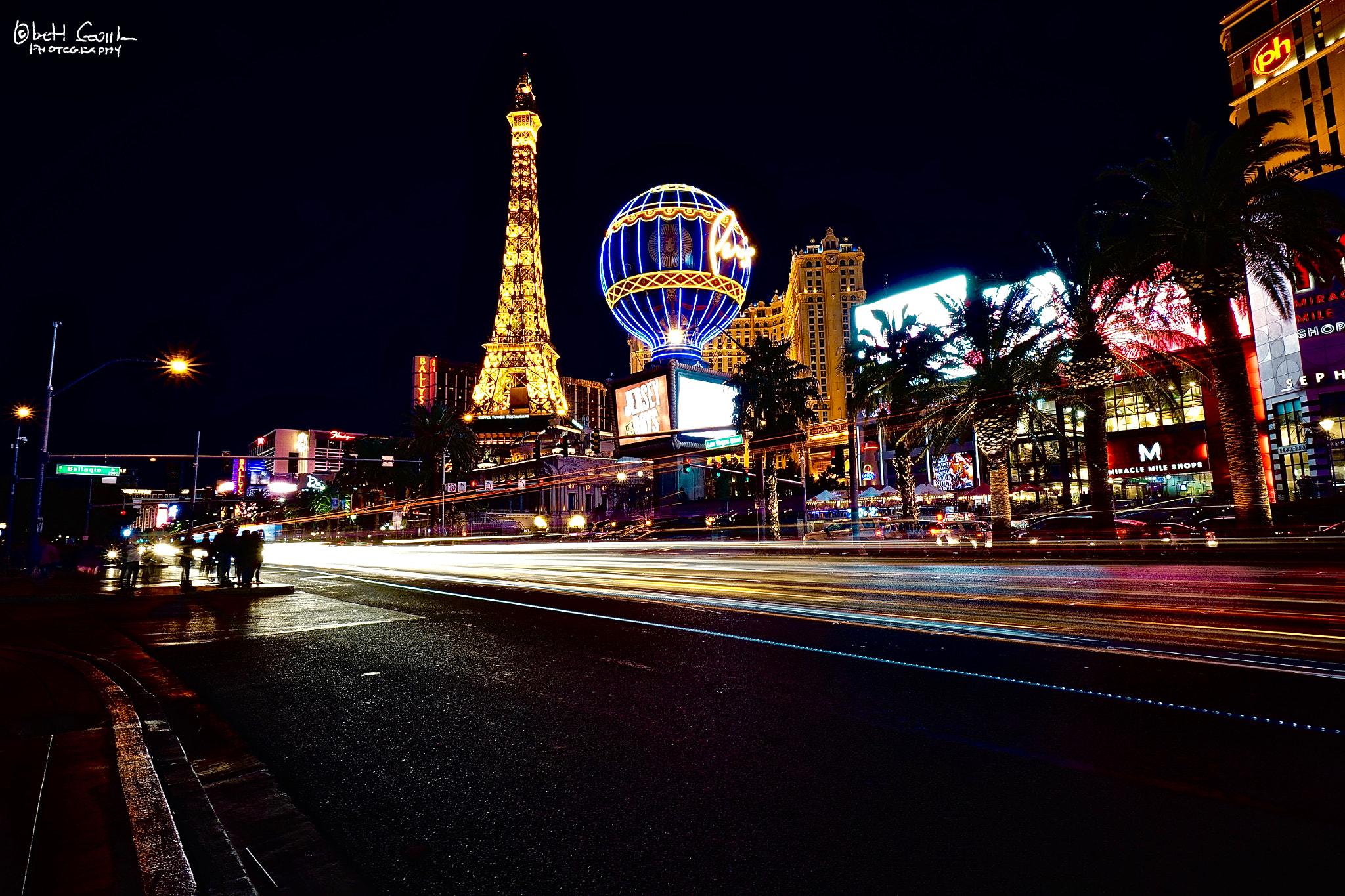 Sony a7R + Sony E 10-18mm F4 OSS sample photo. Nightscape las vegas photography