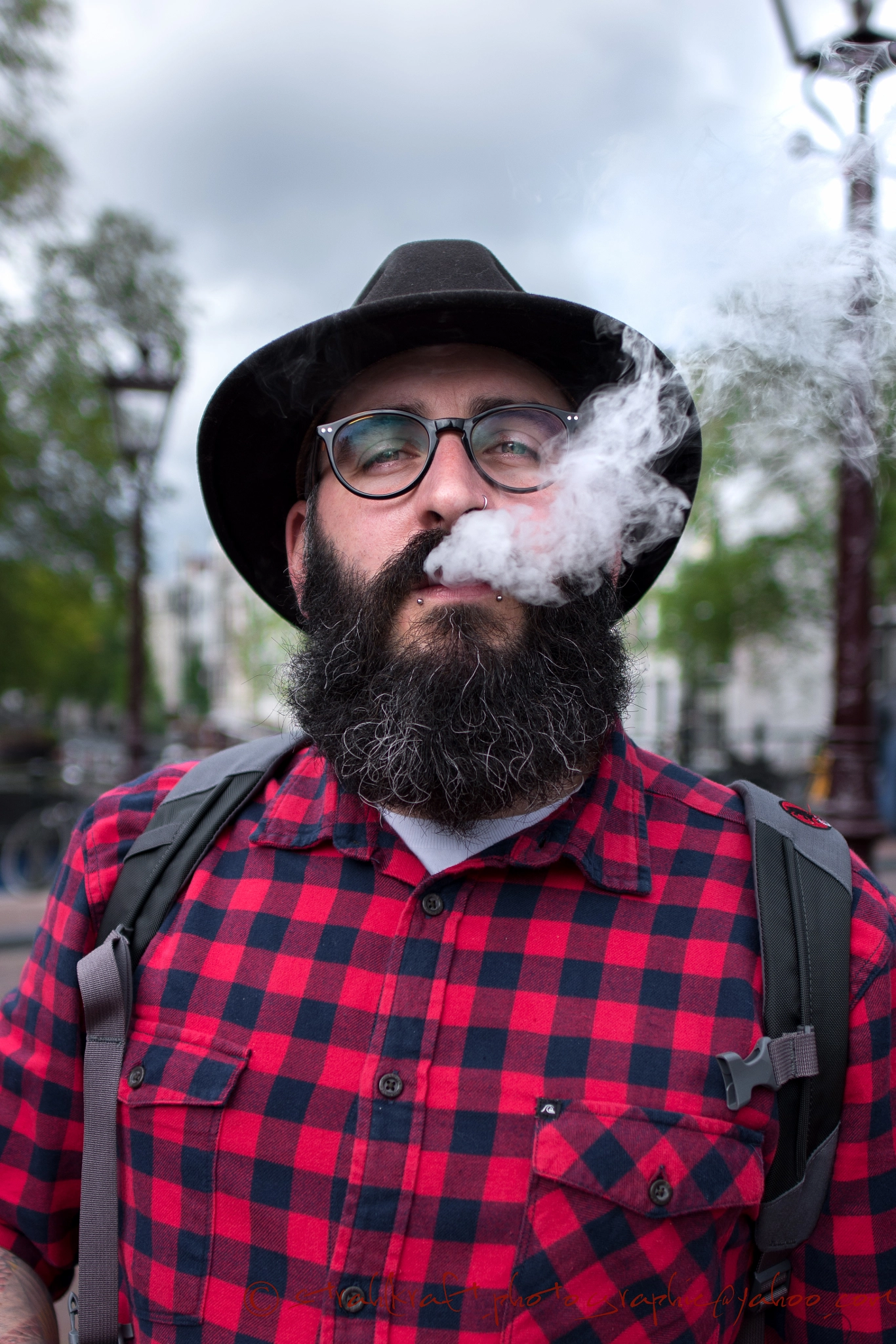 Nikon D7100 + Nikon AF-S Nikkor 20mm F1.8G ED sample photo. Amsterdam folks photography