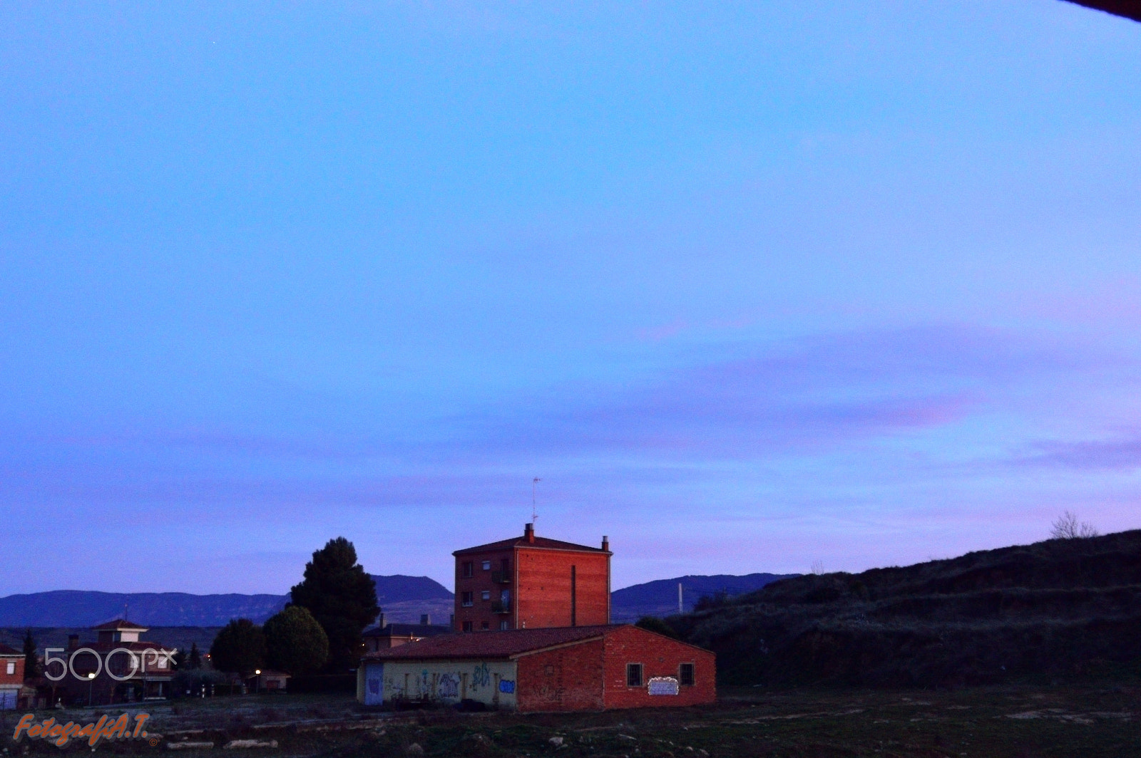 AF Zoom-Nikkor 28-80mm f/3.3-5.6G sample photo. Atardecer 1 photography