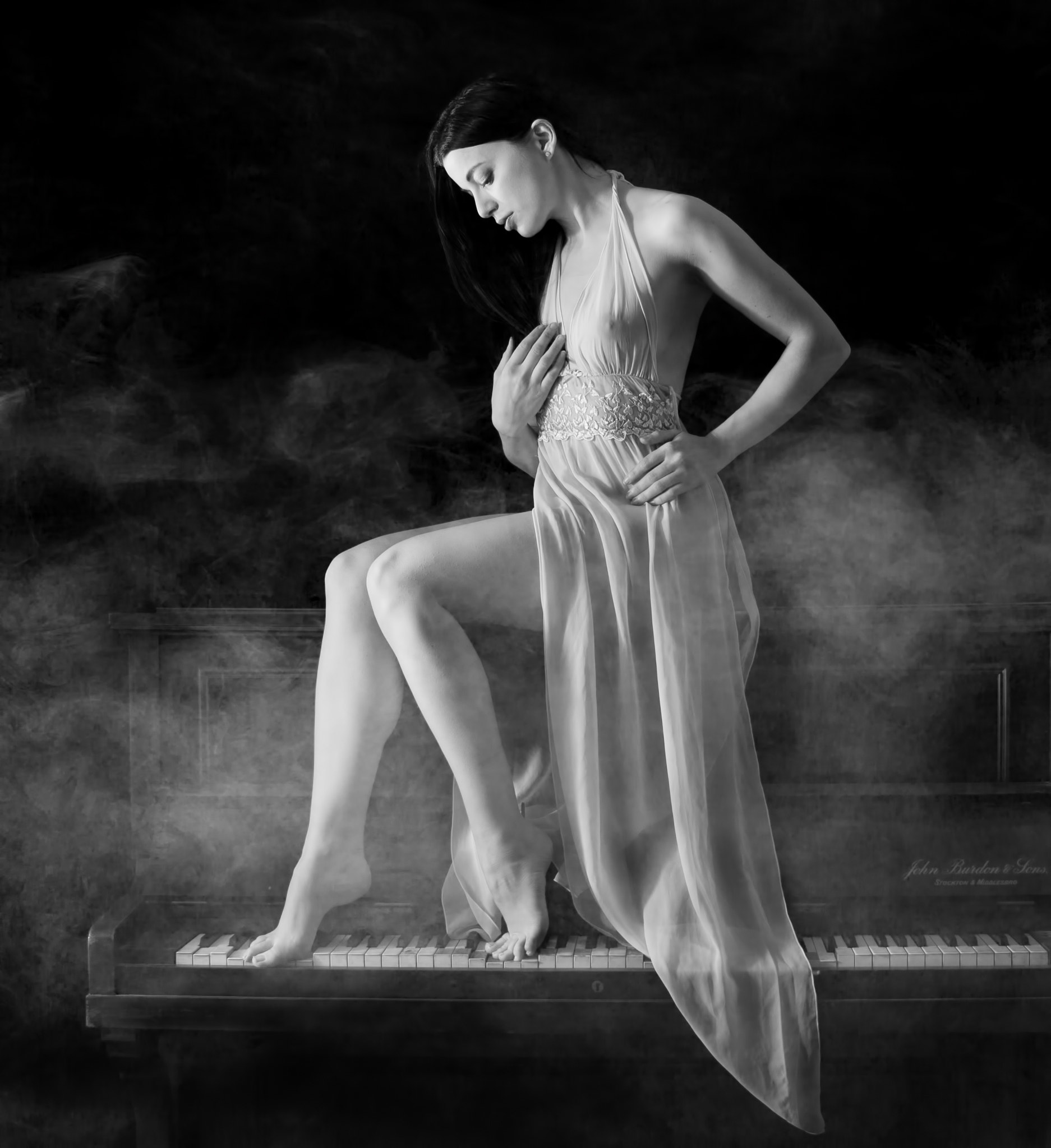Canon EF 28-300mm F3.5-5.6L IS USM sample photo. Piano thoughts photography