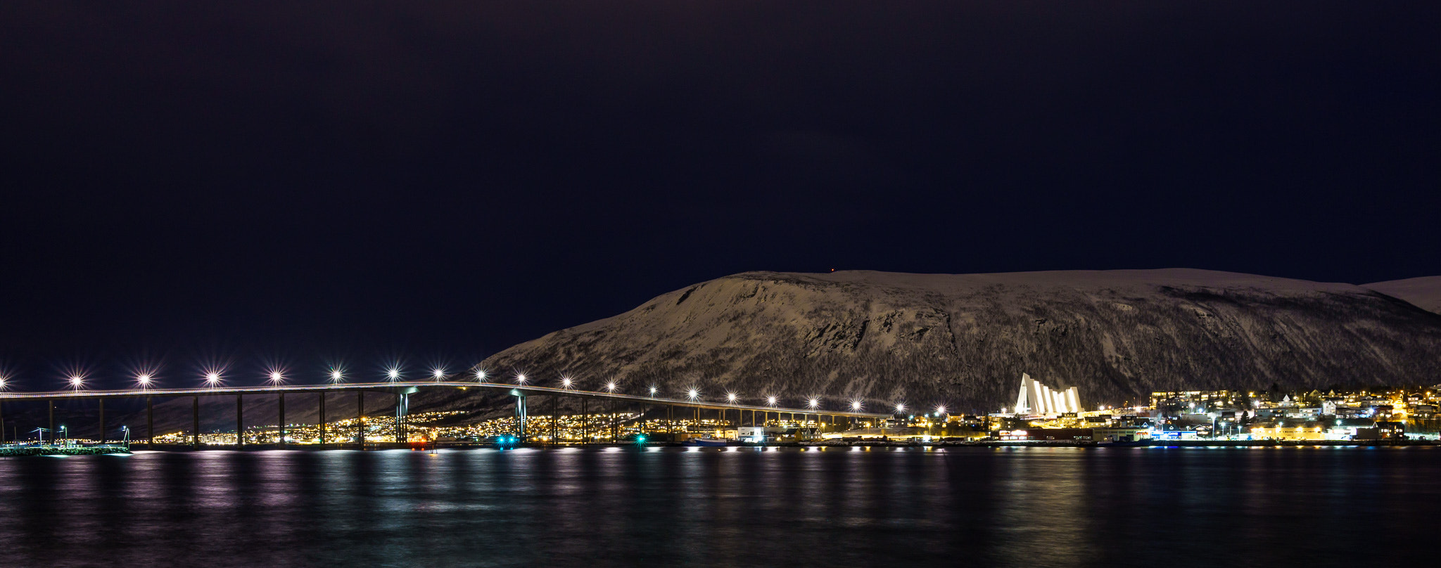 Sony a6000 + 18-35mm F1.8 sample photo. Evening in tromsø photography