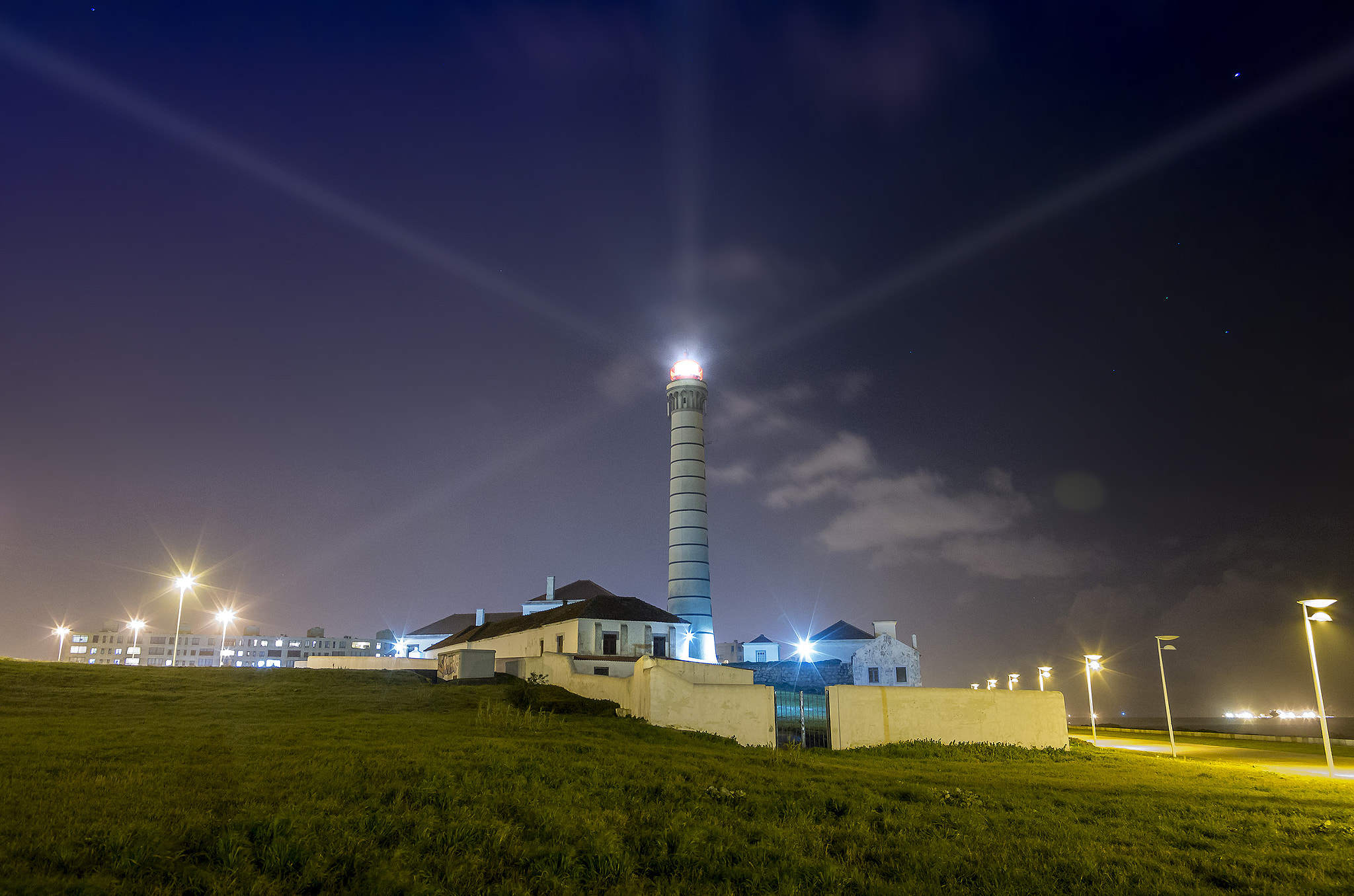 Pentax K-30 + Pentax smc DA 16-45mm F4 ED AL sample photo. Farol de leça photography