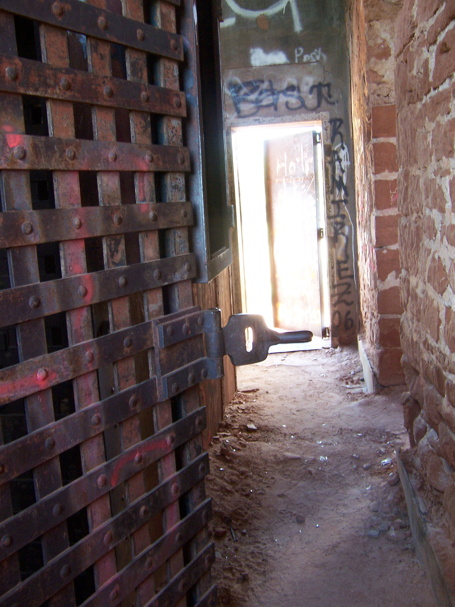 Kodak Z730 ZOOM DIGITAL CAMERA sample photo. Kent county jail, view from north wall to front entry photography