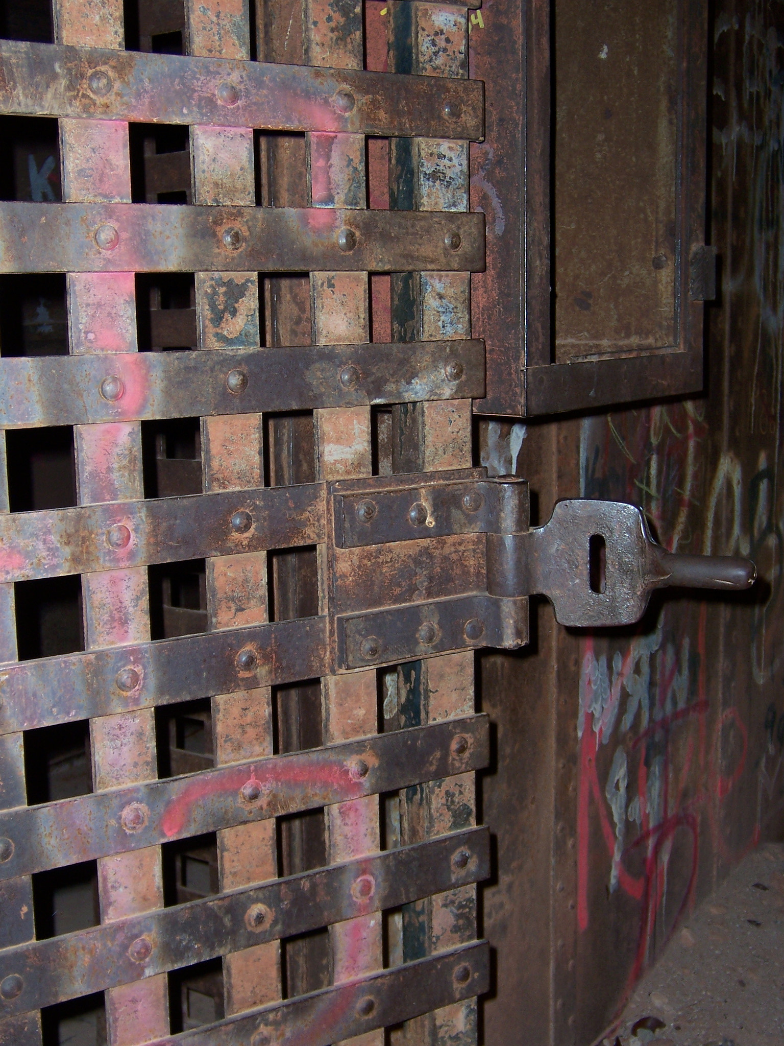 Kodak Z730 ZOOM DIGITAL CAMERA sample photo. Kent county jail, main cage gate photography