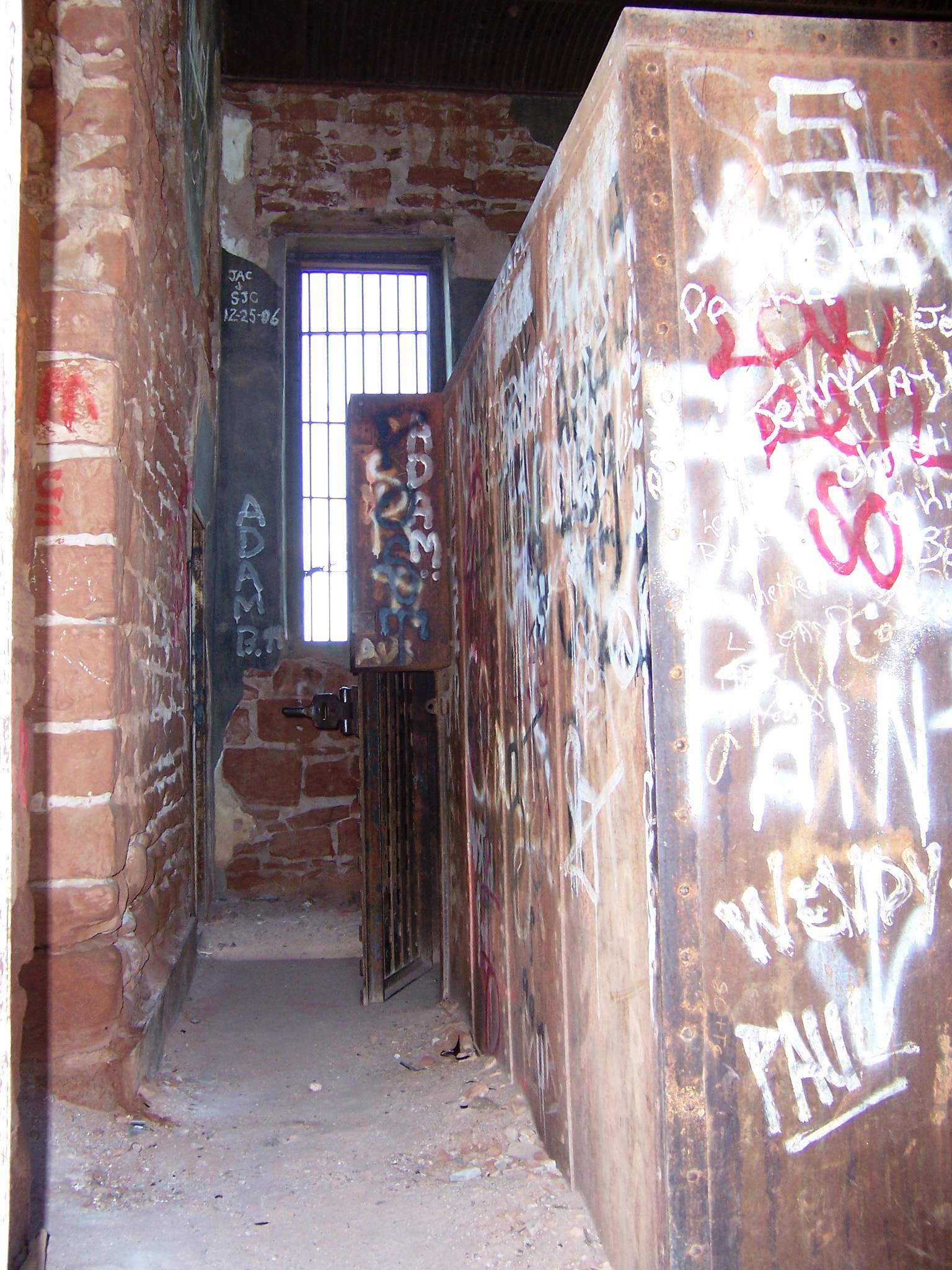 Kodak Z730 ZOOM DIGITAL CAMERA sample photo. Kent county jail, walkway from entry door, viewing front corner of cage block and top ledge of... photography
