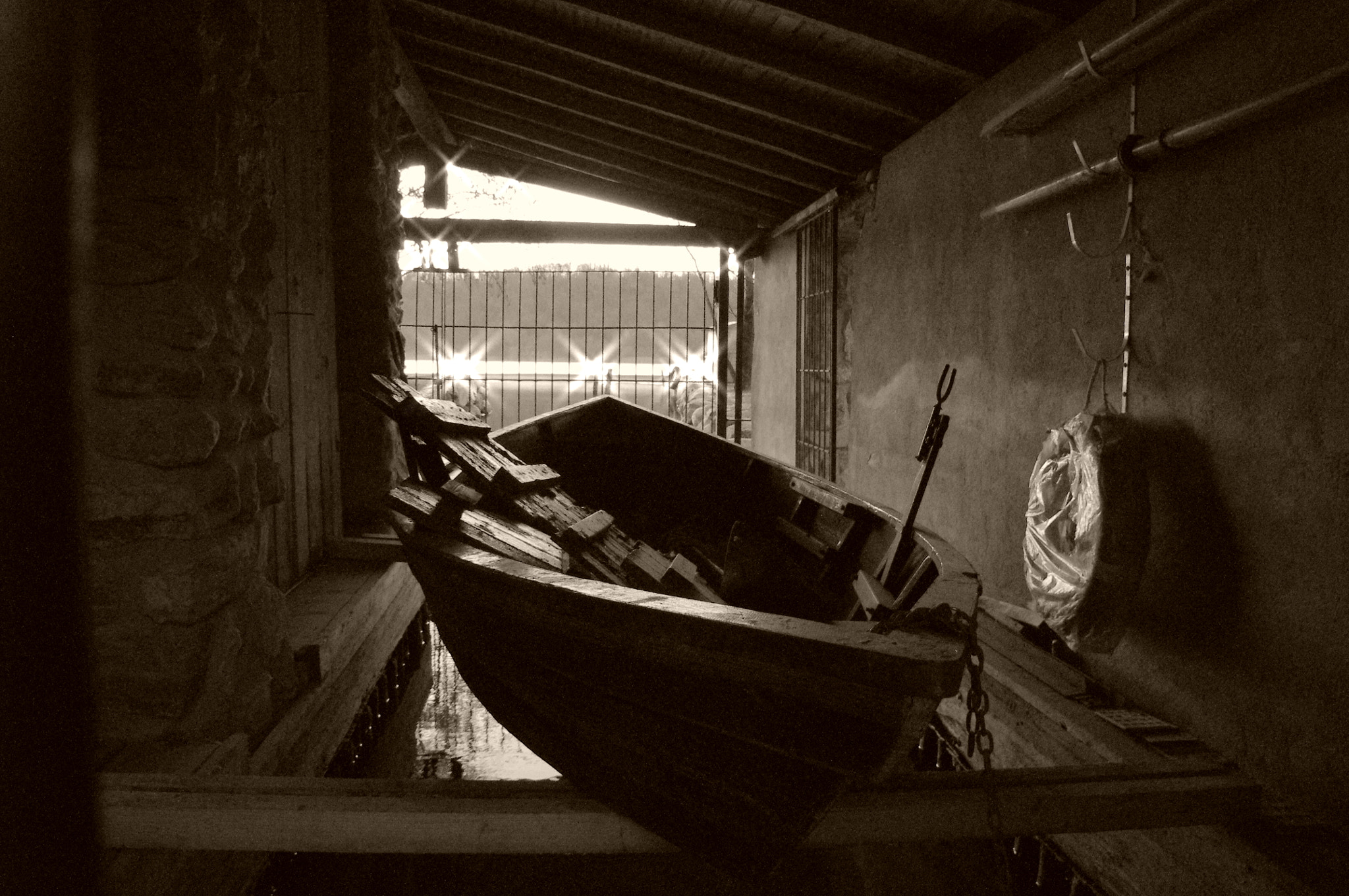 Tamron AF 18-200mm F3.5-6.3 XR Di II LD Aspherical (IF) Macro sample photo. Fisherman boat photography