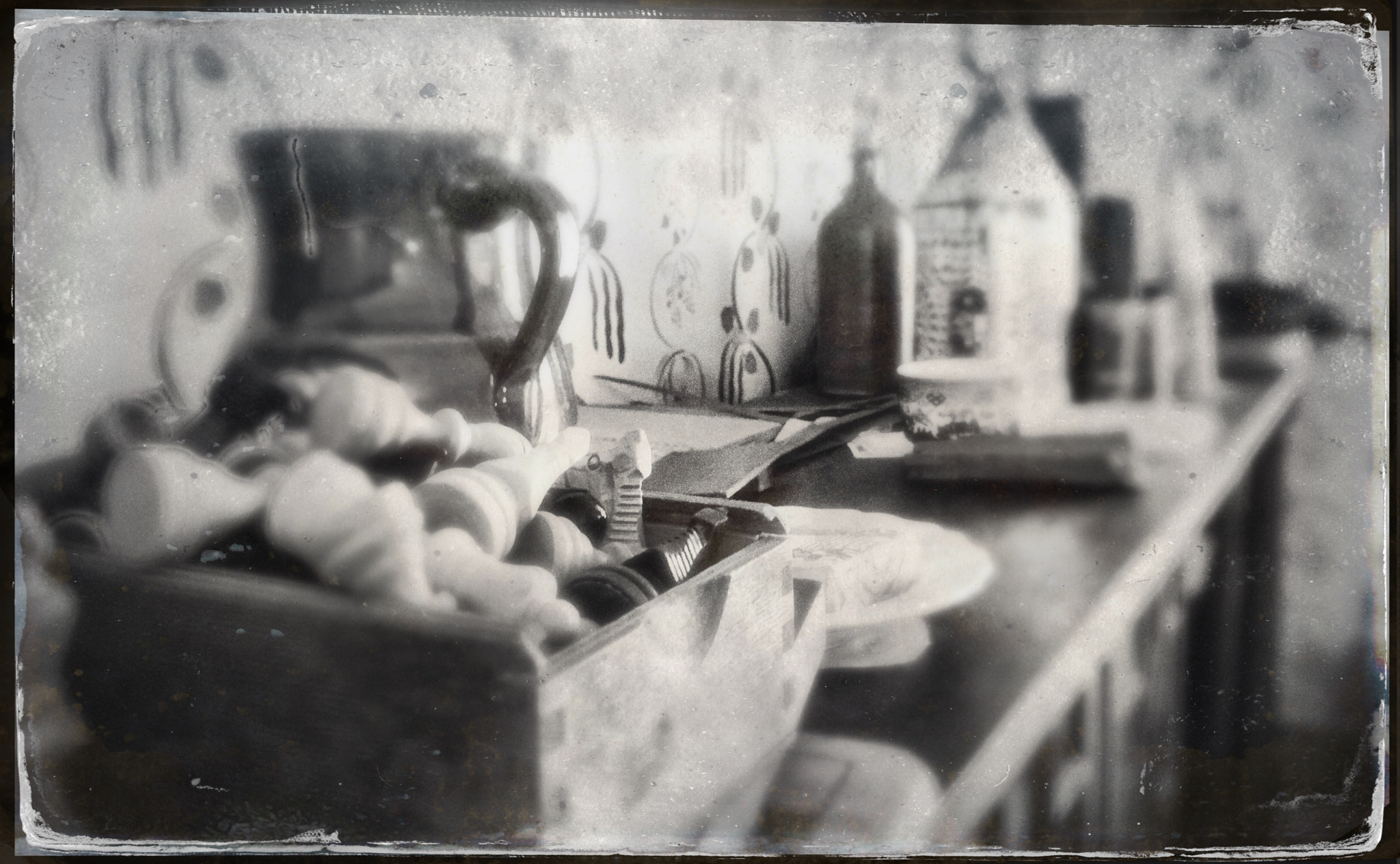 Hipstamatic 304 sample photo. Worn pieces photography