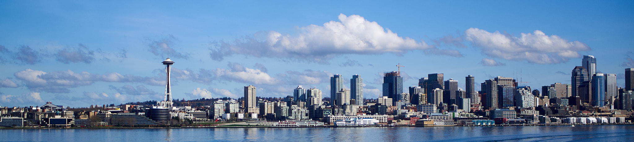 Olympus OM-D E-M1 + LUMIX G 25/F1.7 sample photo. Seattle from the boat photography