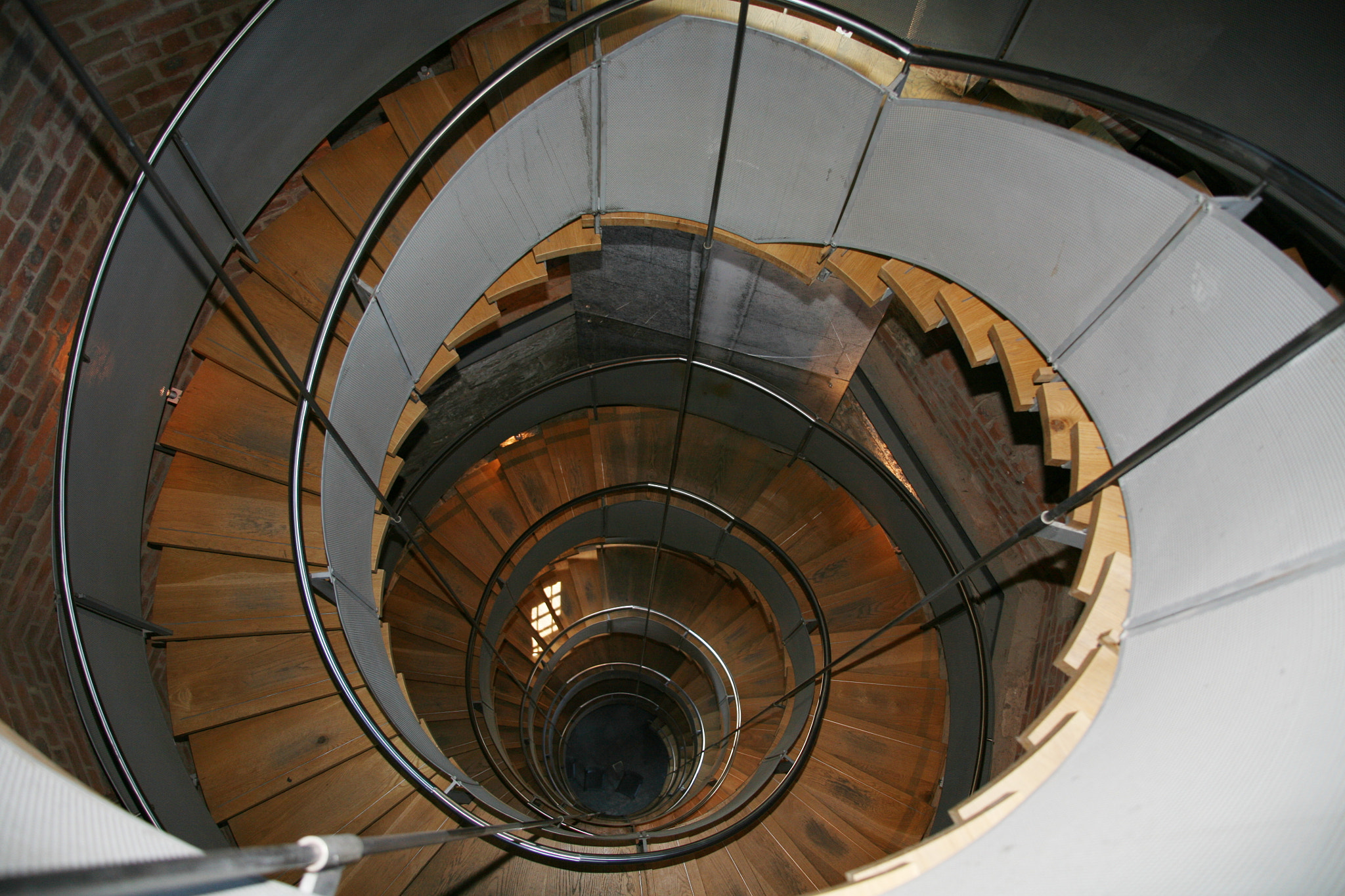 Canon EF 28-135mm F3.5-5.6 IS USM sample photo. Spiral photography
