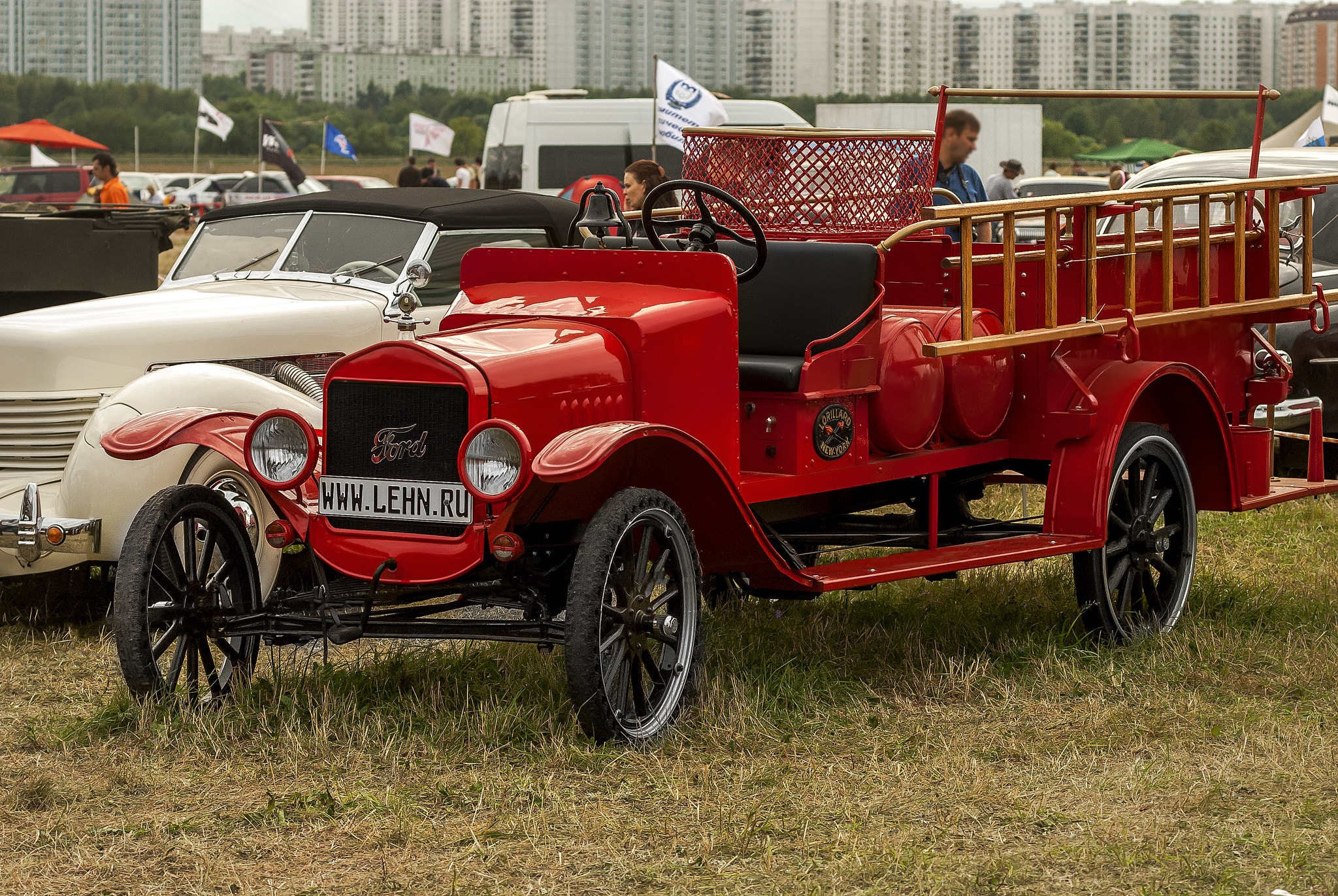 Nikon AF-Nikkor 80-200mm F2.8D ED sample photo. Vintage fire truck photography