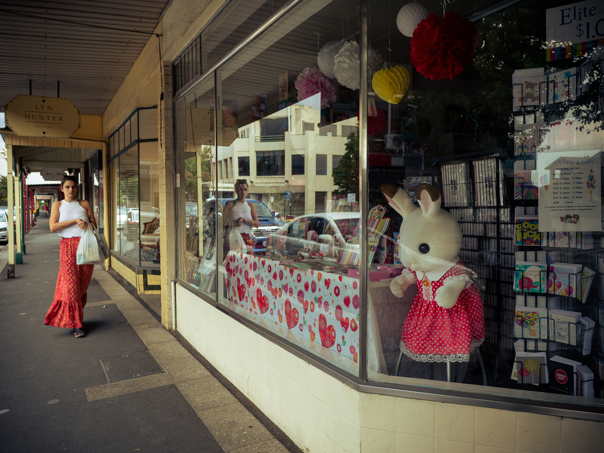 Panasonic Lumix DMC-GX7 + LEICA DG SUMMILUX 15/F1.7 sample photo. Dress matching photography