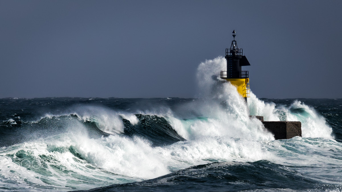 Canon EF 70-200mm F2.8L USM sample photo. Yesterday seastorm photography
