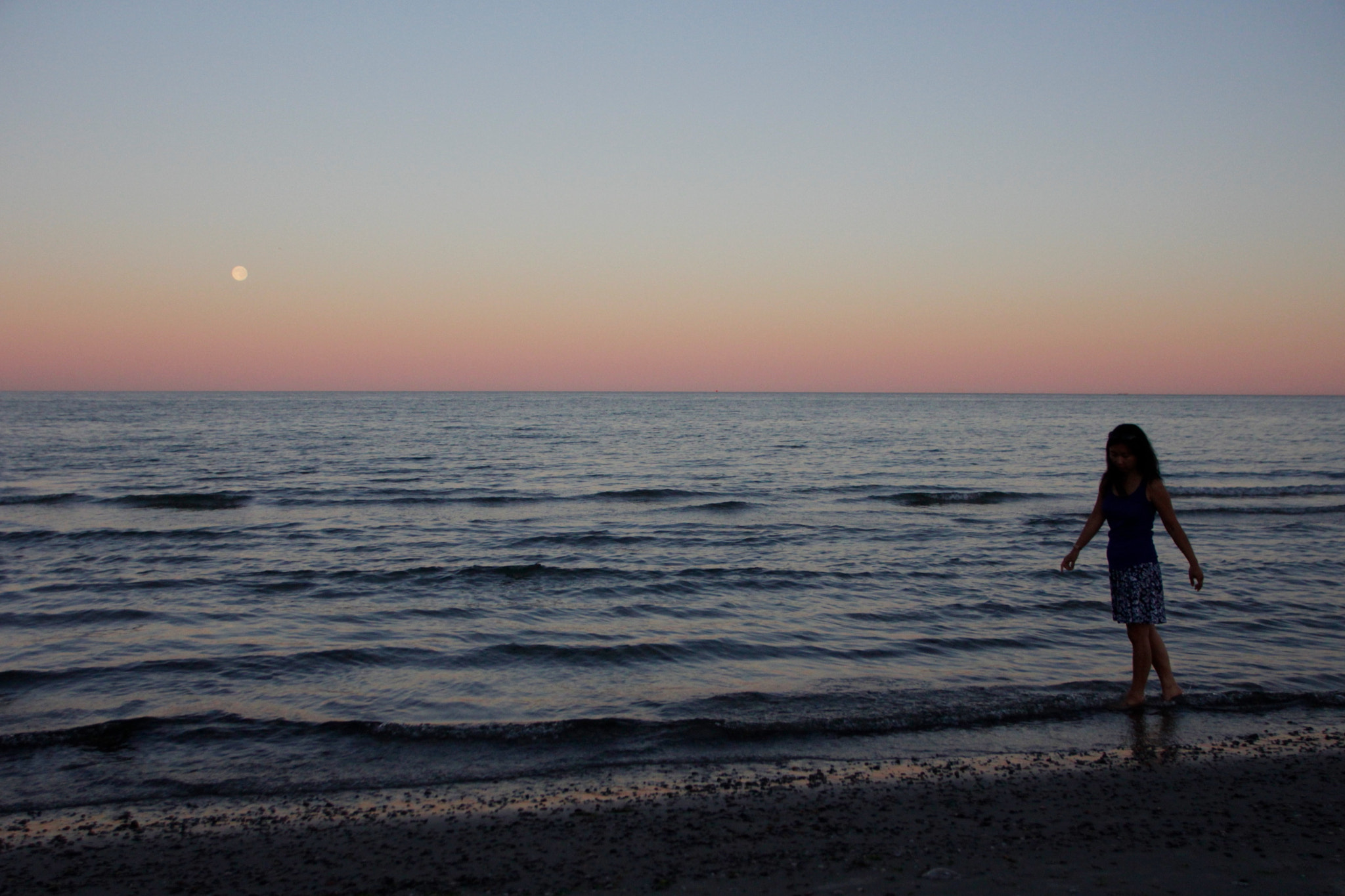 Canon EOS 60D + Sigma 18-200mm F3.5-6.3 II DC OS HSM sample photo. Wading under full moon, grenen, skagen photography