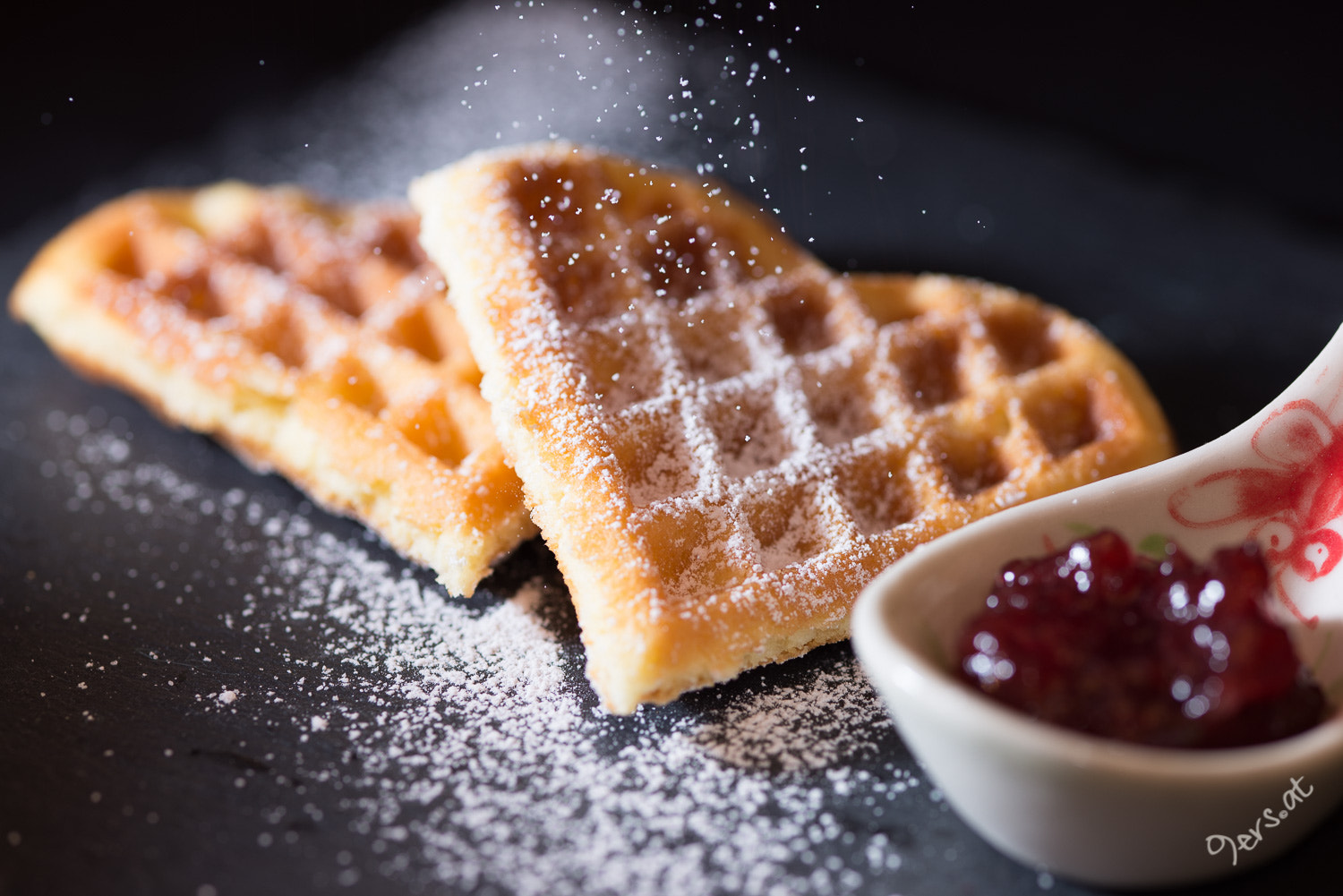 ZEISS Makro-Planar T* 100mm F2 sample photo. Breakfast is ready photography