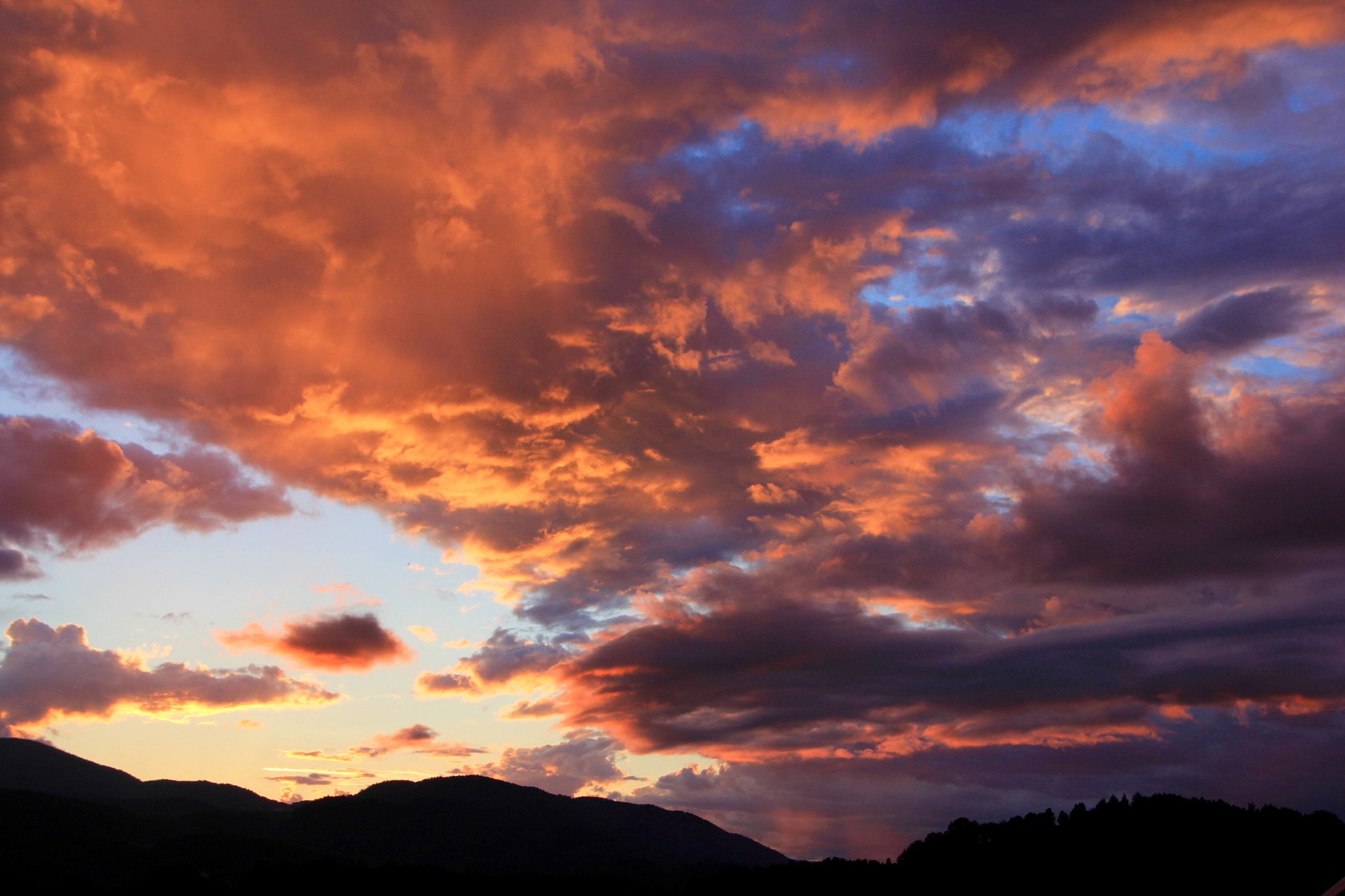 Sigma 18-125mm F3.8-5.6 DC OS HSM sample photo. Dramatic summer sky photography