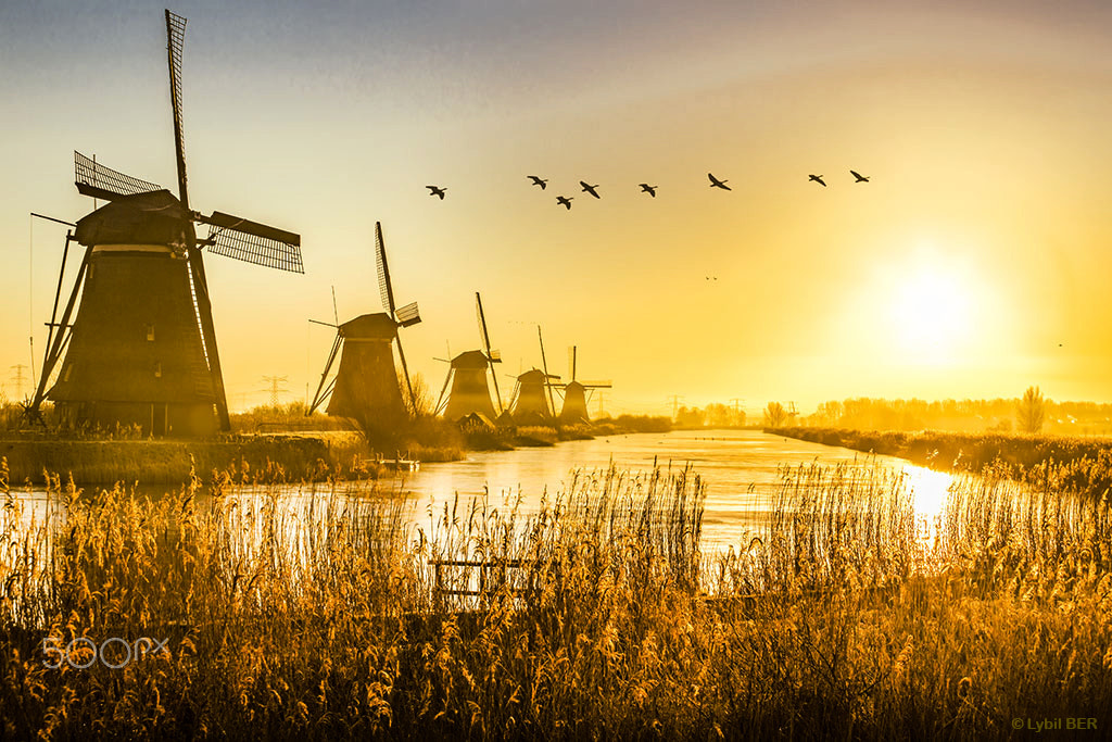 Canon EF 75-300mm F4.0-5.6 IS USM sample photo. Kinderdijk sunrise photography