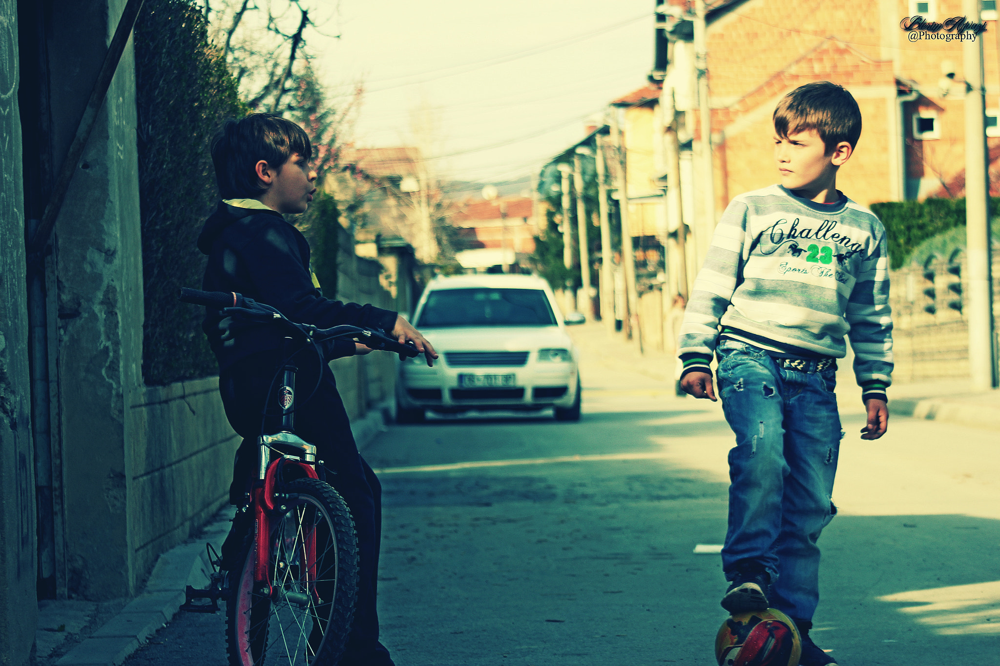 Canon EF 80-200mm F4.5-5.6 II sample photo. Kids discussion in da hood photography