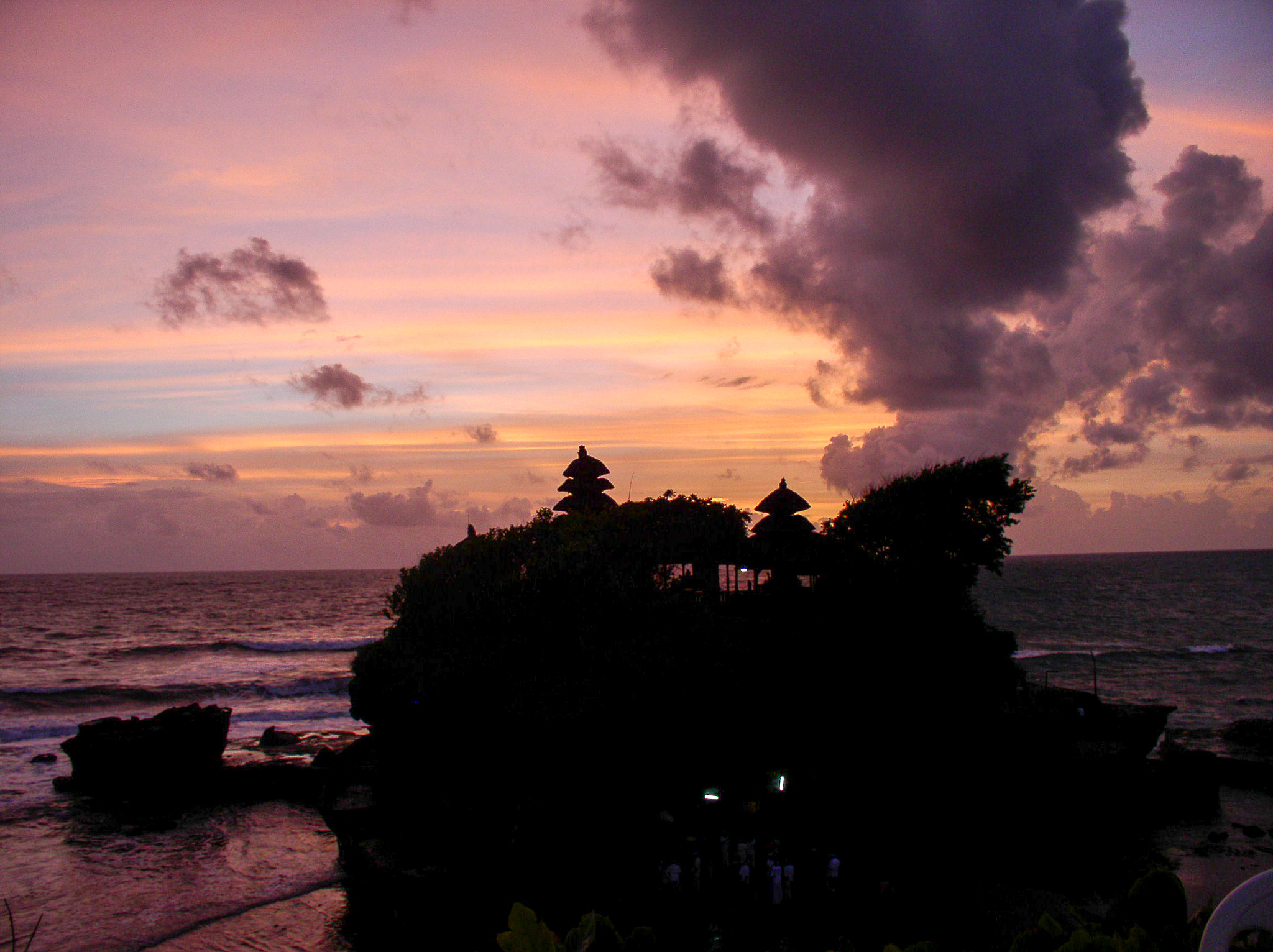 Olympus C4100Z,C4000Z sample photo. Tanah lot bali photography