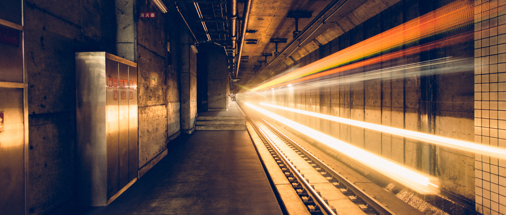 Canon EF 20-35mm F3.5-4.5 USM sample photo. Sendai subway arriving. photography