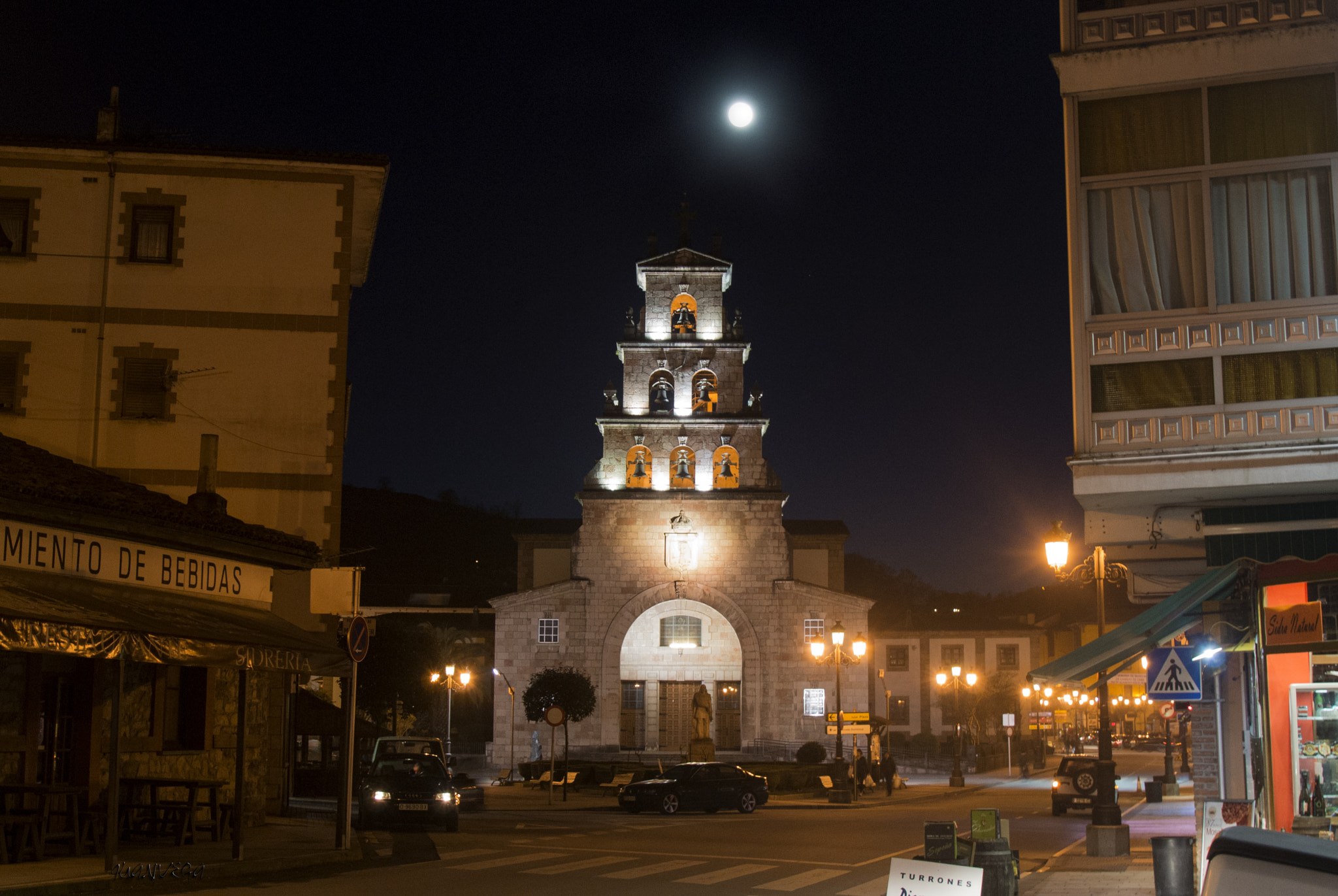 VR 18-105mm f/3.5-5.6G sample photo. Cangas de onis photography