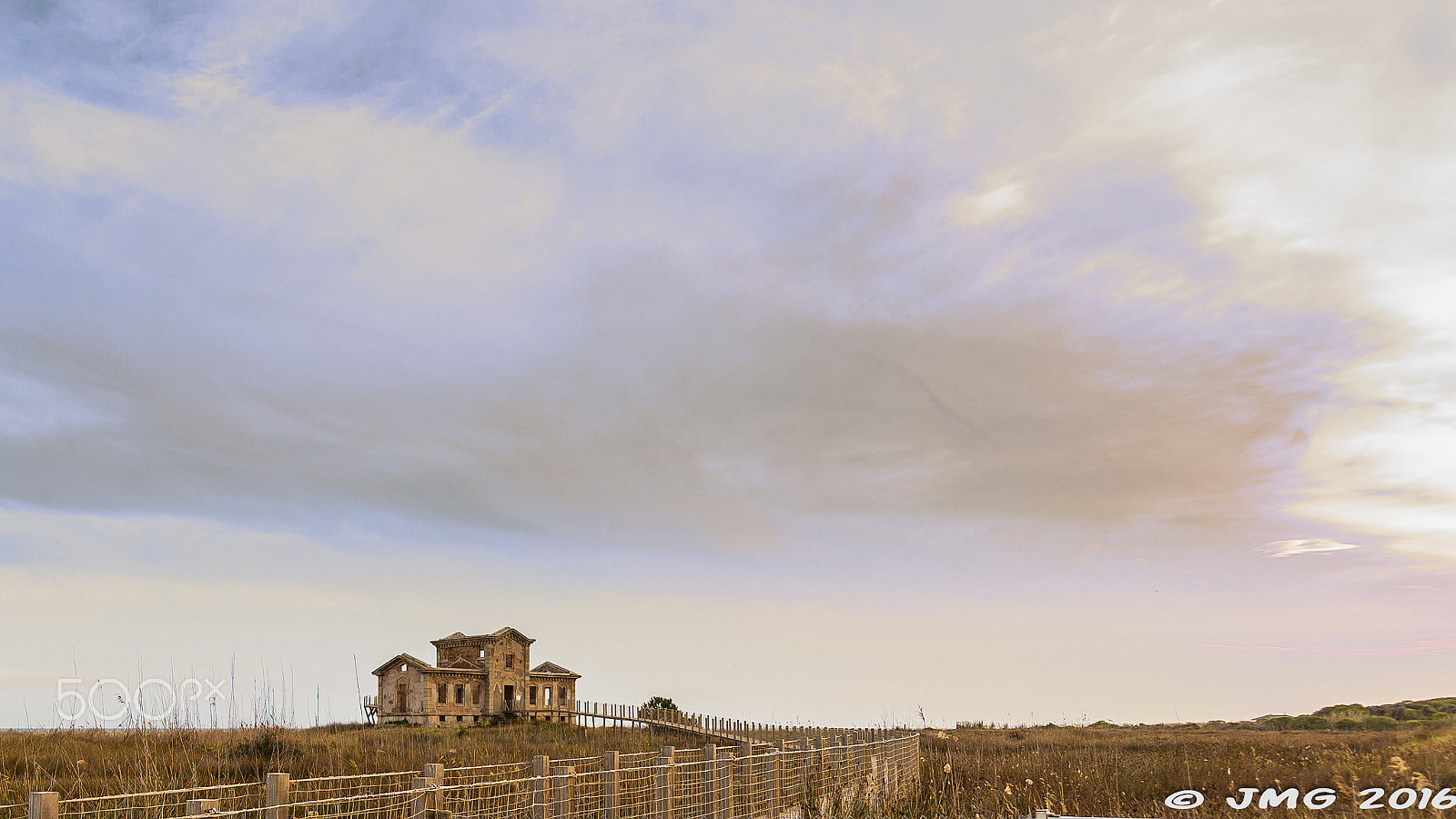 Nikon D610 + Nikon AF Fisheye-Nikkor 16mm F2.8D sample photo. Mirador del semáforo photography