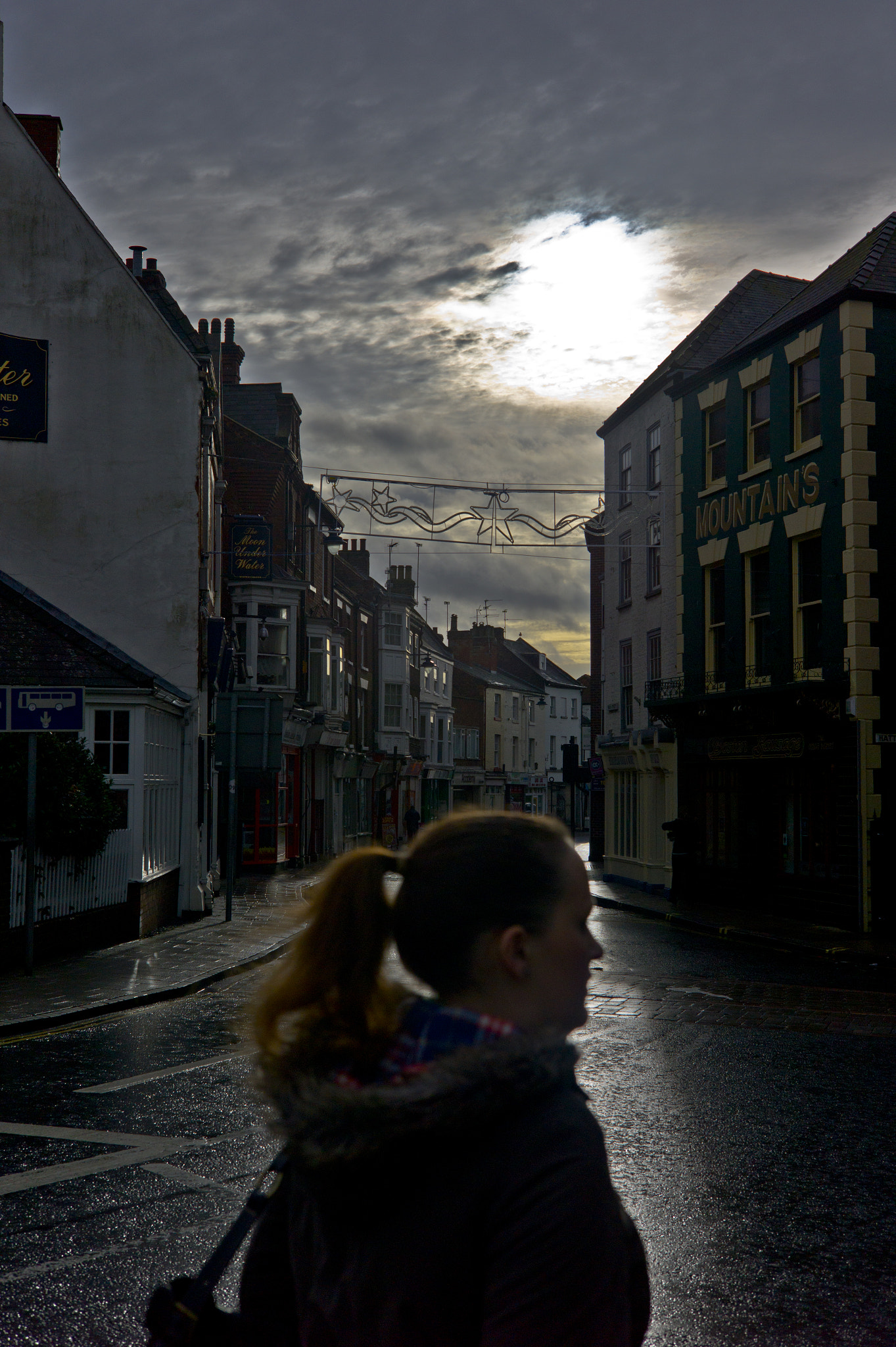 Leica M9 + Leica Summarit-M 50mm F2.5 sample photo. Street in downtown boston, uk. houses people on the street. backlight.photo: jaimanuel freire photography