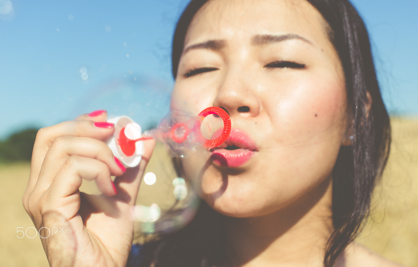 Nikon D610 + Sigma 50mm F2.8 EX DG Macro sample photo. Bubbles in the wind photography