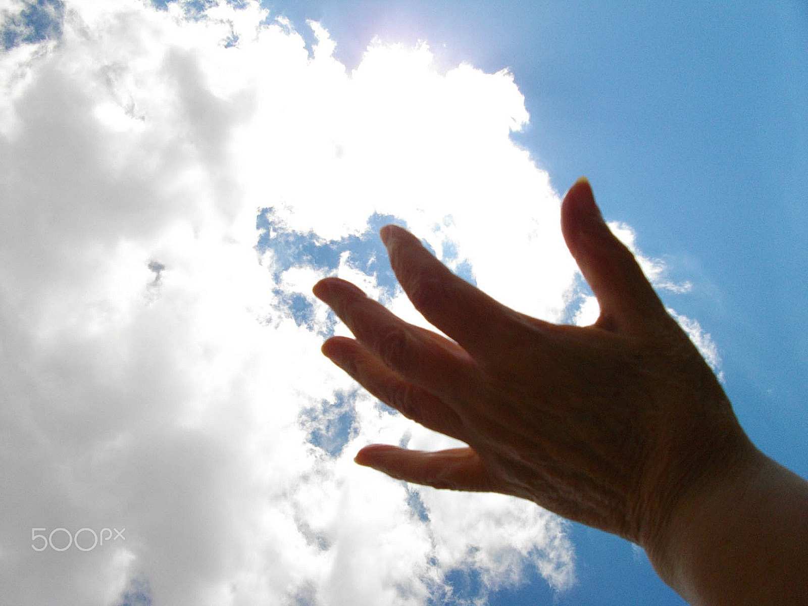 Pentax Optio E60 sample photo. Mum is touching the clouds photography