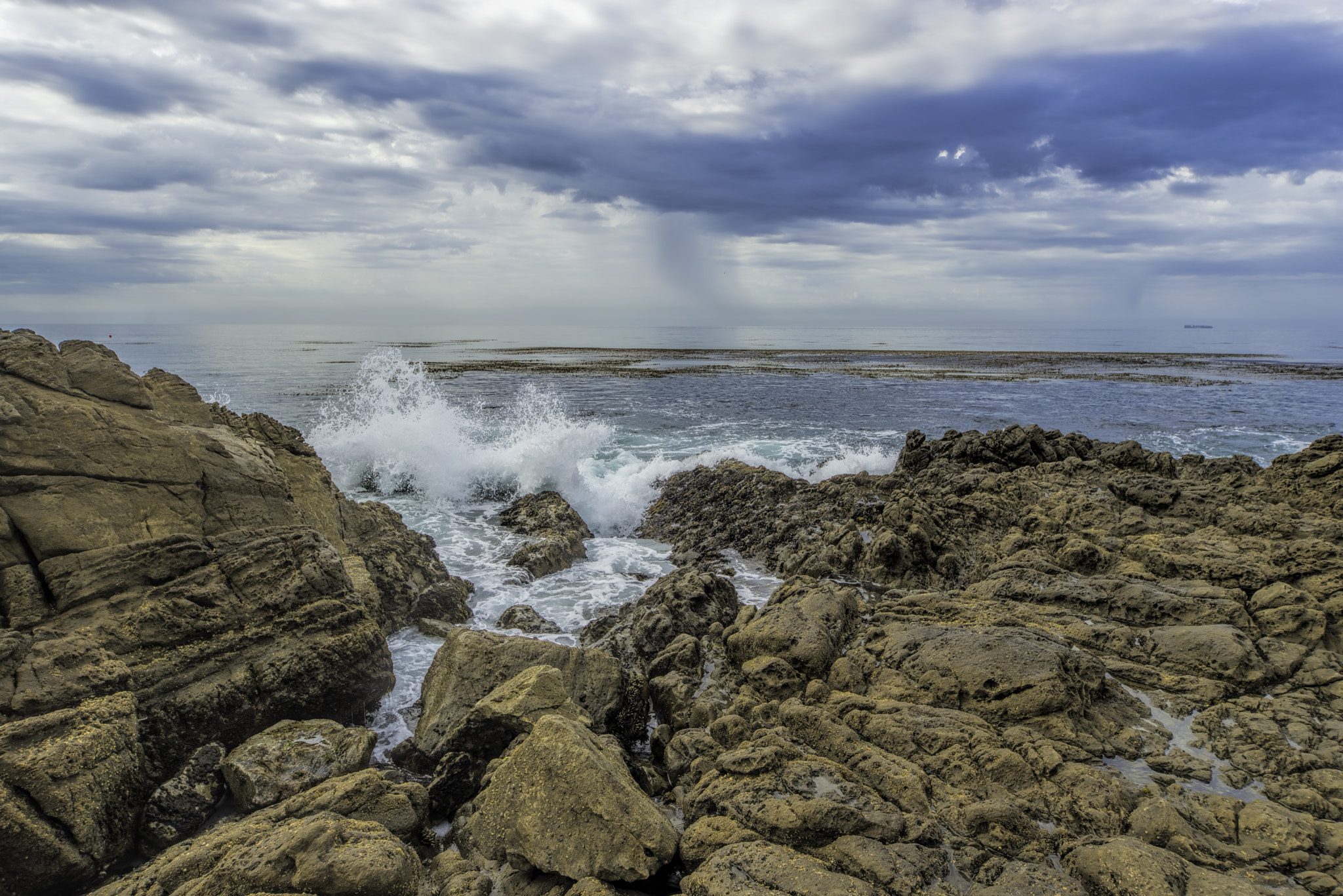 Sigma 12-24mm F4.5-5.6 EX DG Aspherical HSM sample photo. Storm at sea edit photography