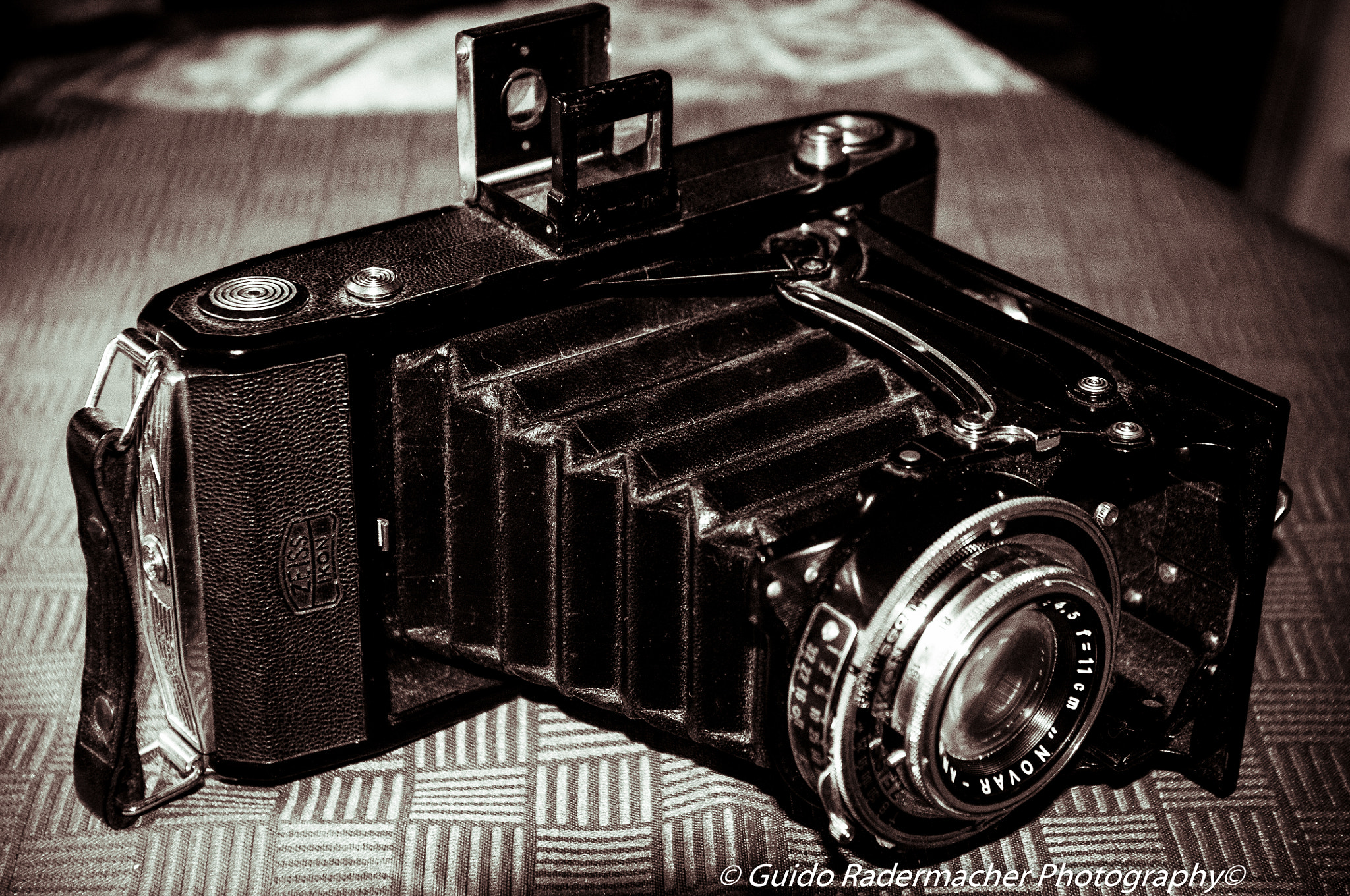 Pentax K-x sample photo. Camera photography