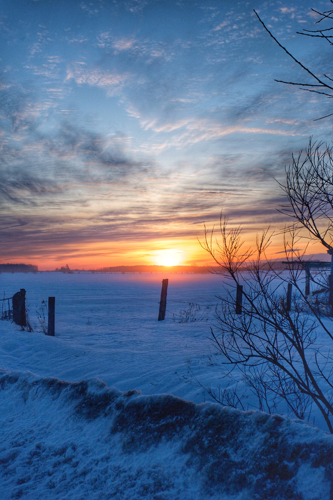 Canon EOS-1D Mark II N sample photo. Sunrise in hdr photography
