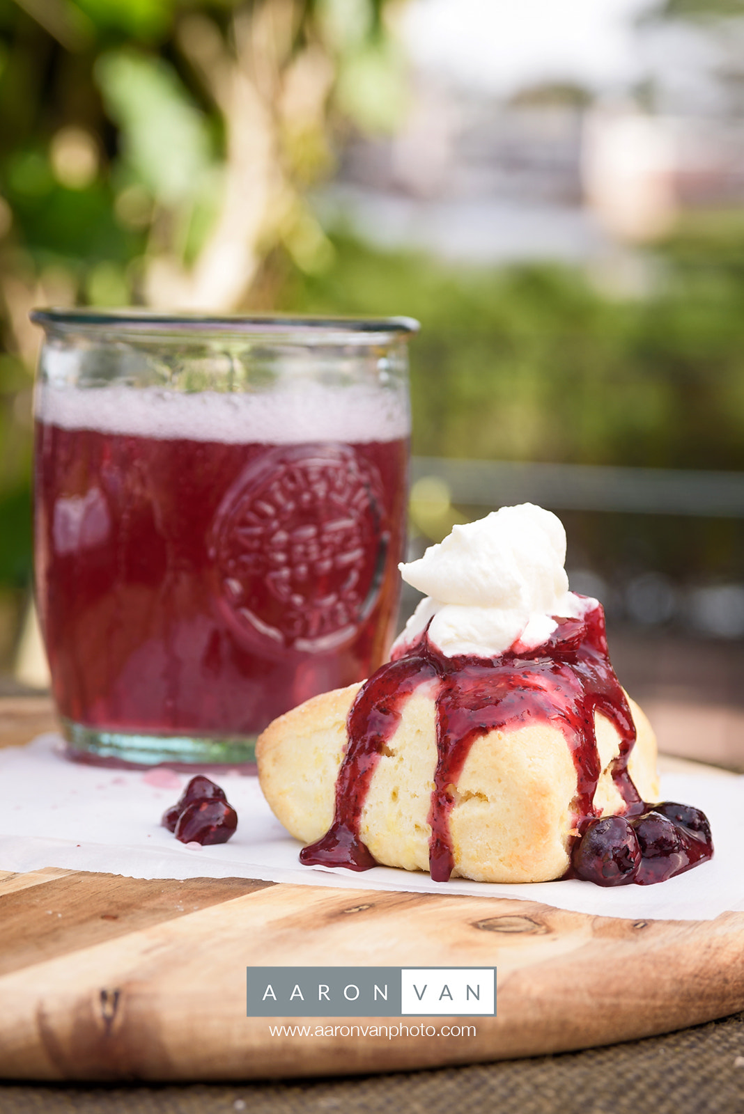 AF Zoom-Nikkor 28-105mm f/3.5-4.5D IF sample photo. Cider house lemon scone photography