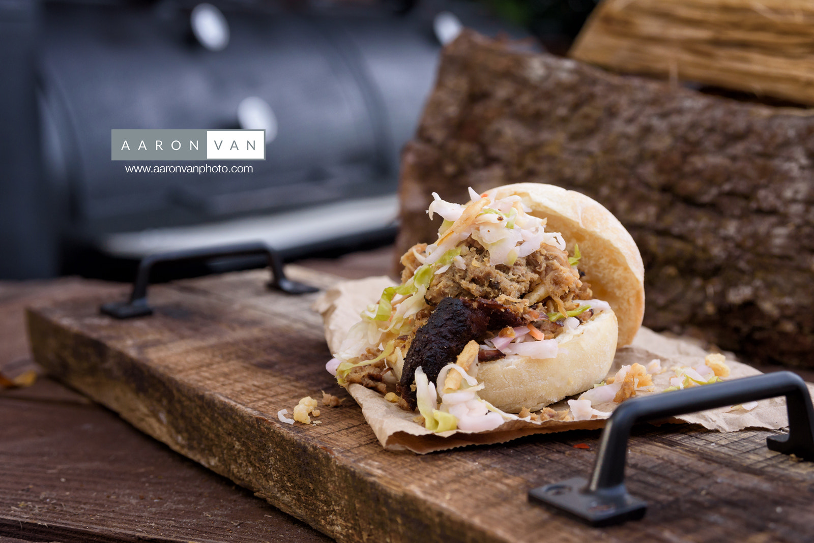 AF Zoom-Nikkor 28-105mm f/3.5-4.5D IF sample photo. Smokehouse pulled pork sandwich photography