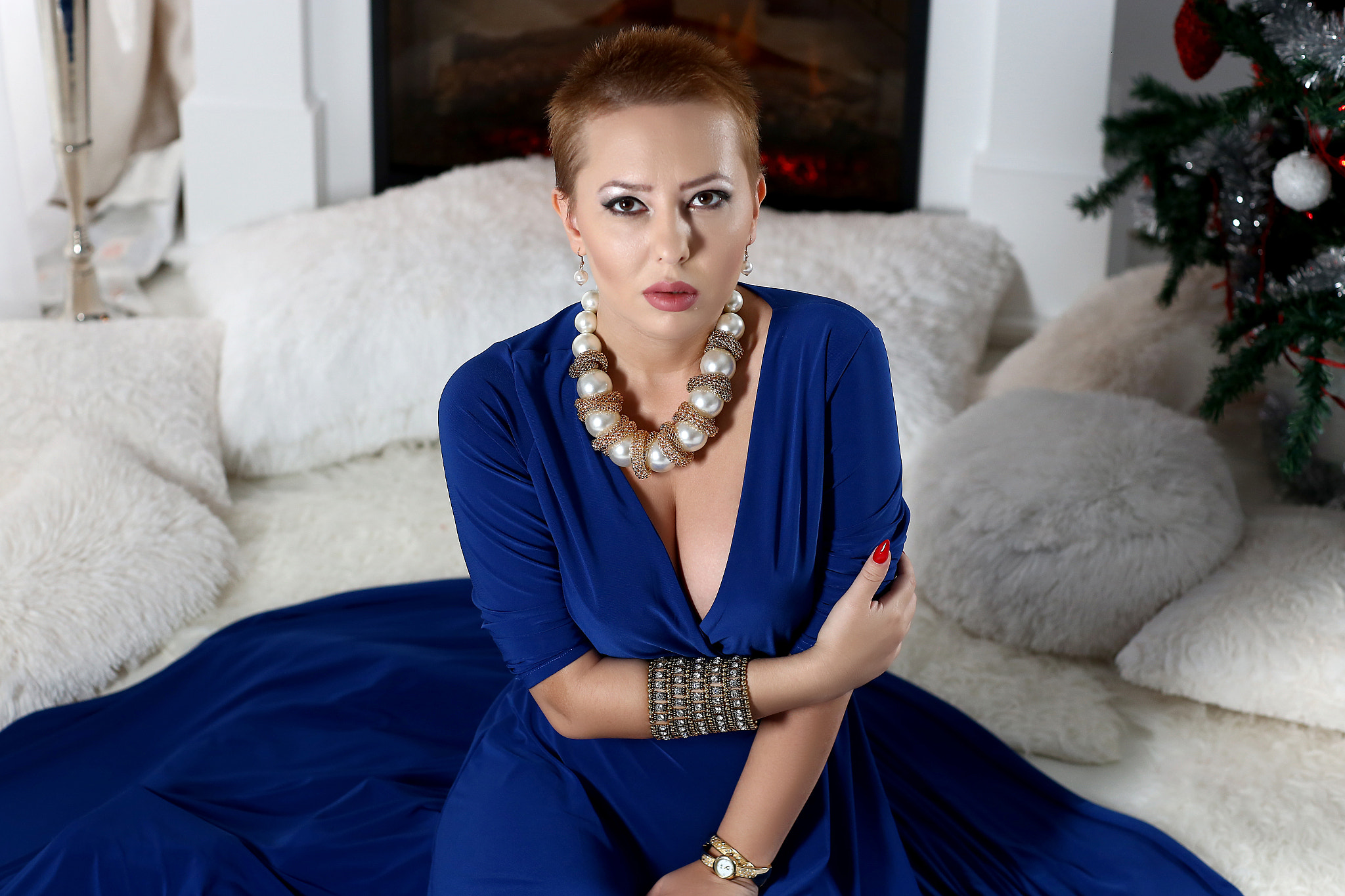 Canon EOS 6D + Canon EF 85mm F1.2 sample photo. Blue magic photography