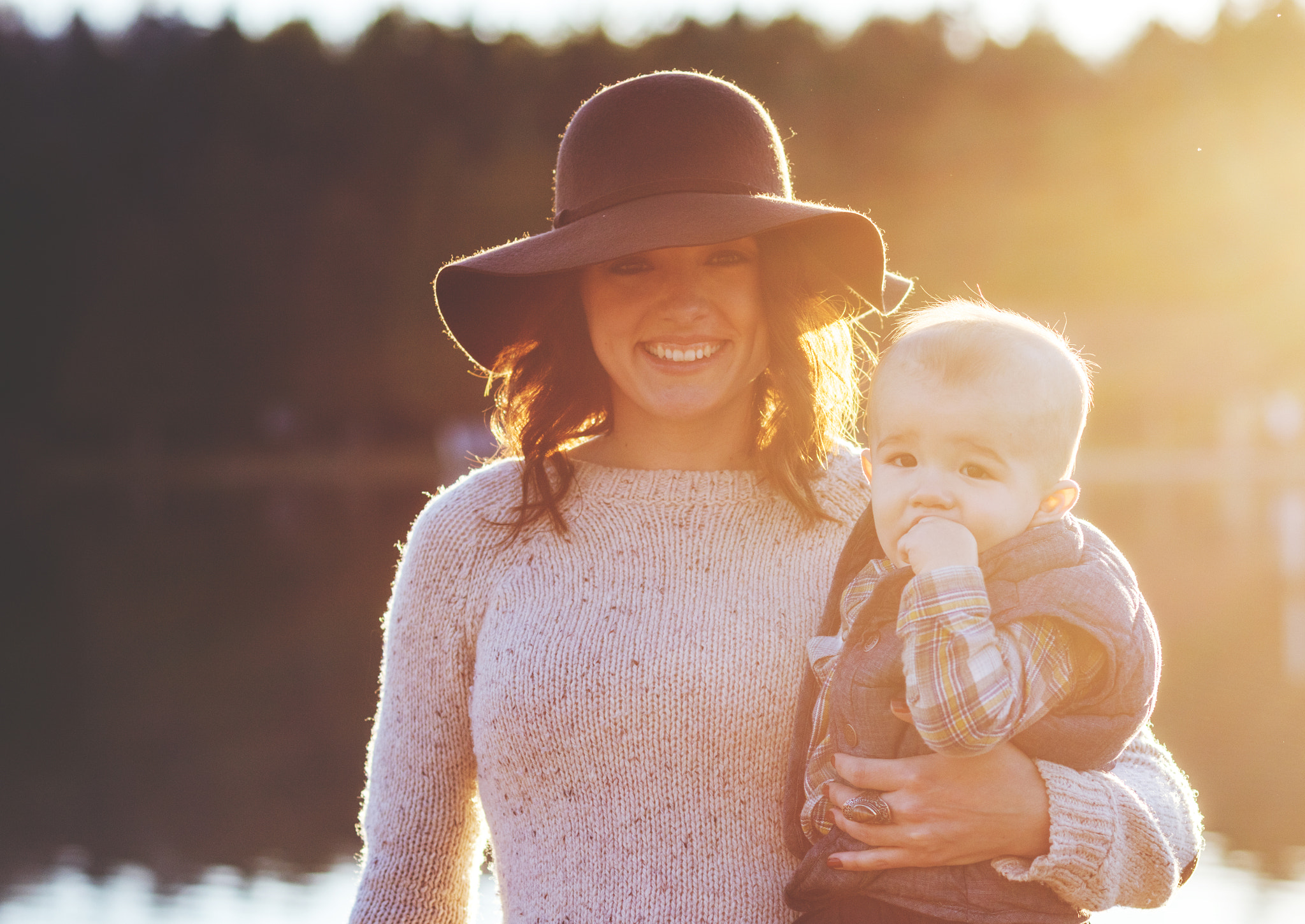 Canon EOS 5DS + Canon EF 85mm F1.8 USM sample photo. Mom and son photography