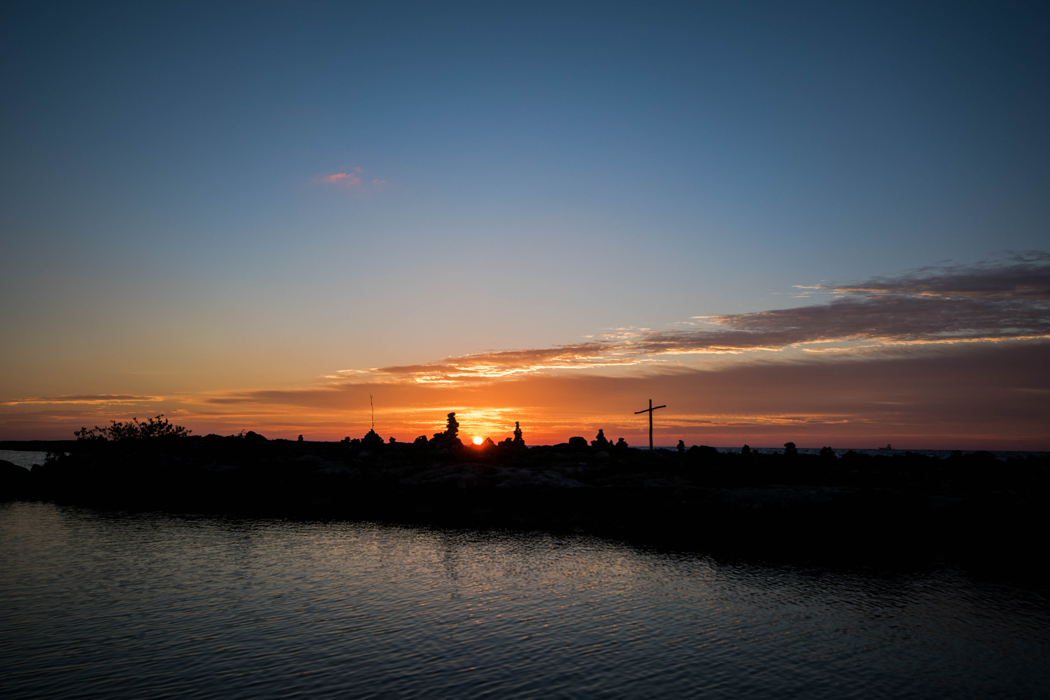 Sigma 10-20mm F4-5.6 EX DC HSM sample photo. Rockislandsunrise.jpg photography