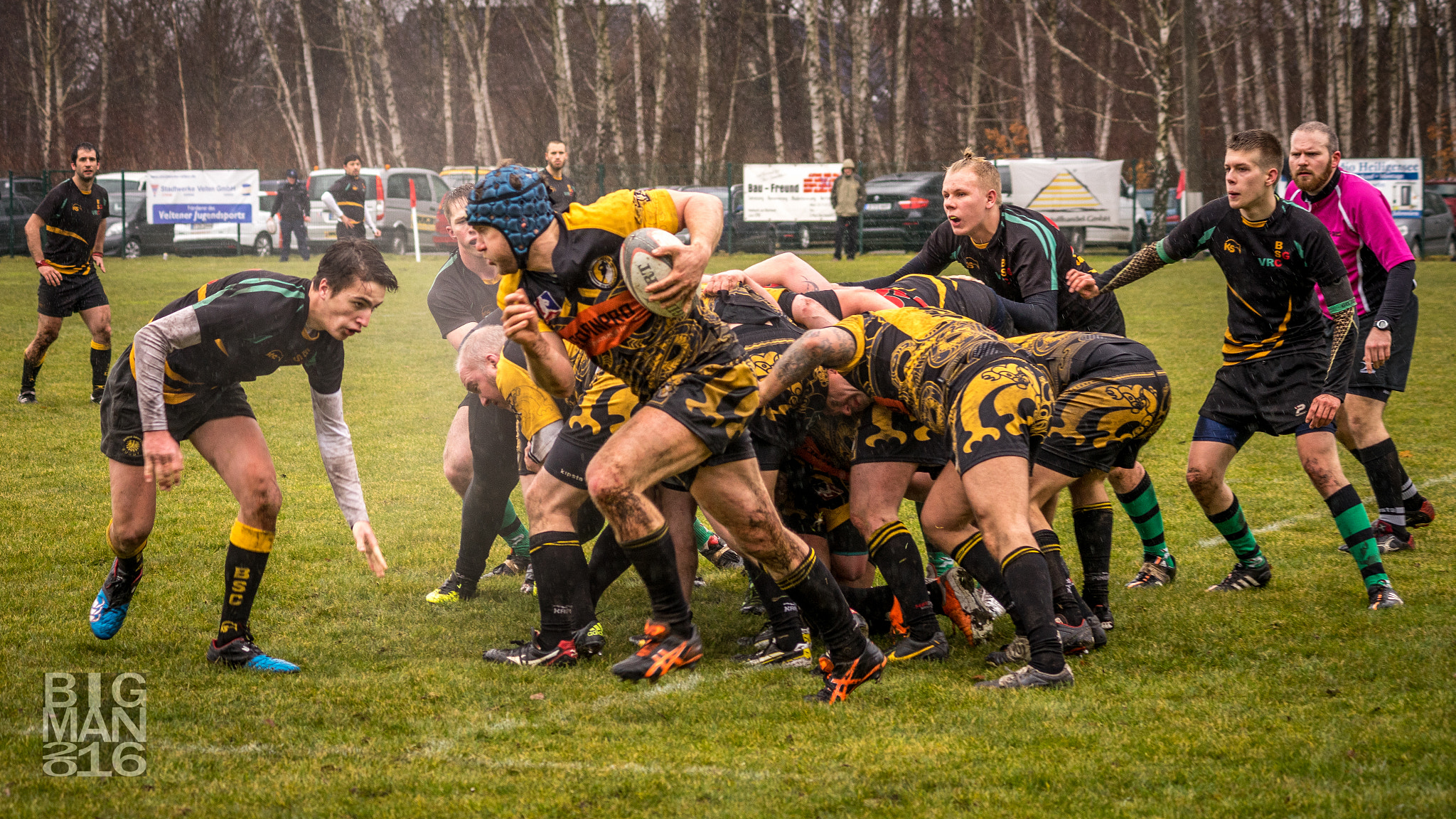 Minolta AF 70-210mm F4 Macro sample photo. Attacking scrum photography