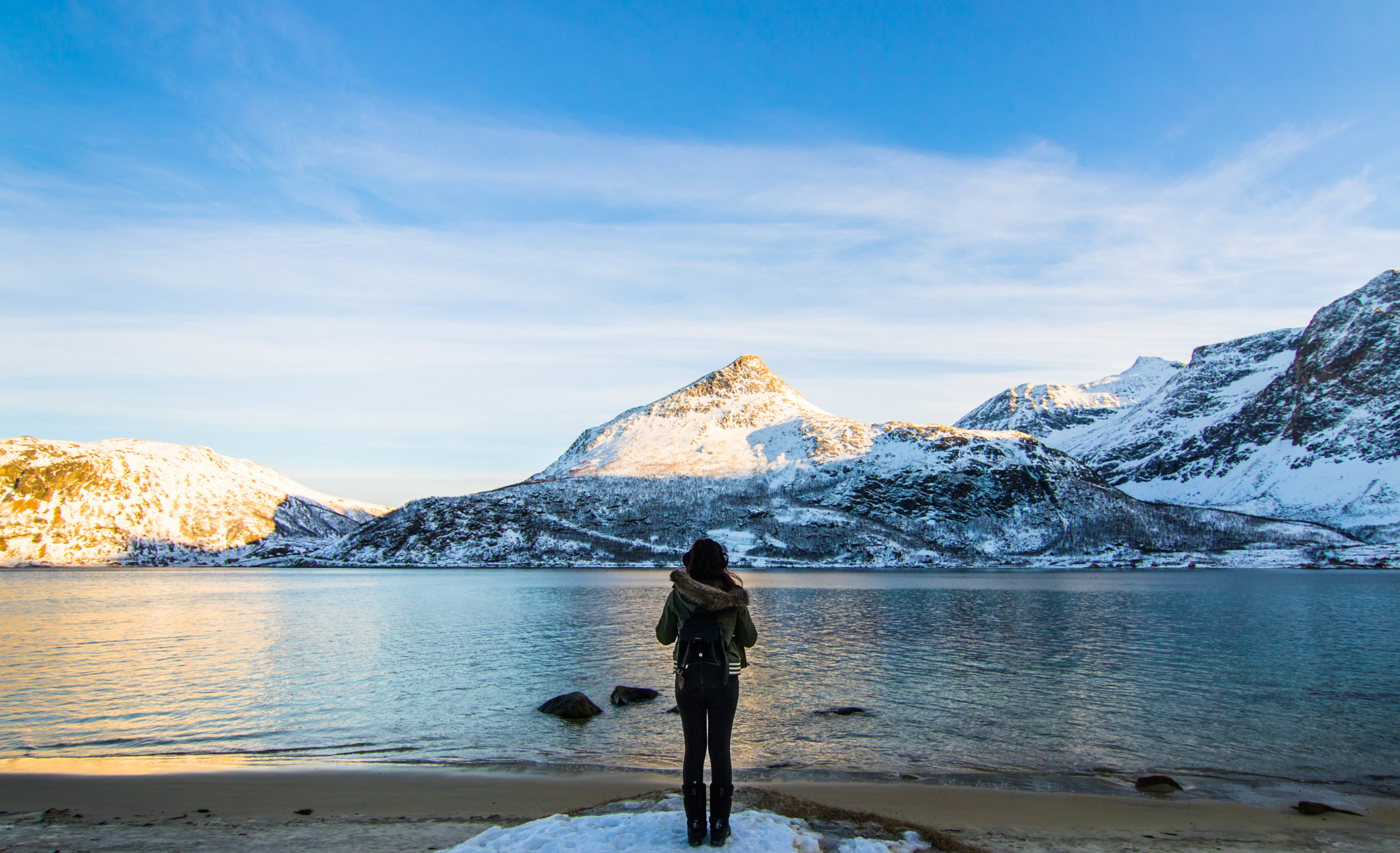 Canon EOS 750D (EOS Rebel T6i / EOS Kiss X8i) sample photo. Looking out over a fjord photography